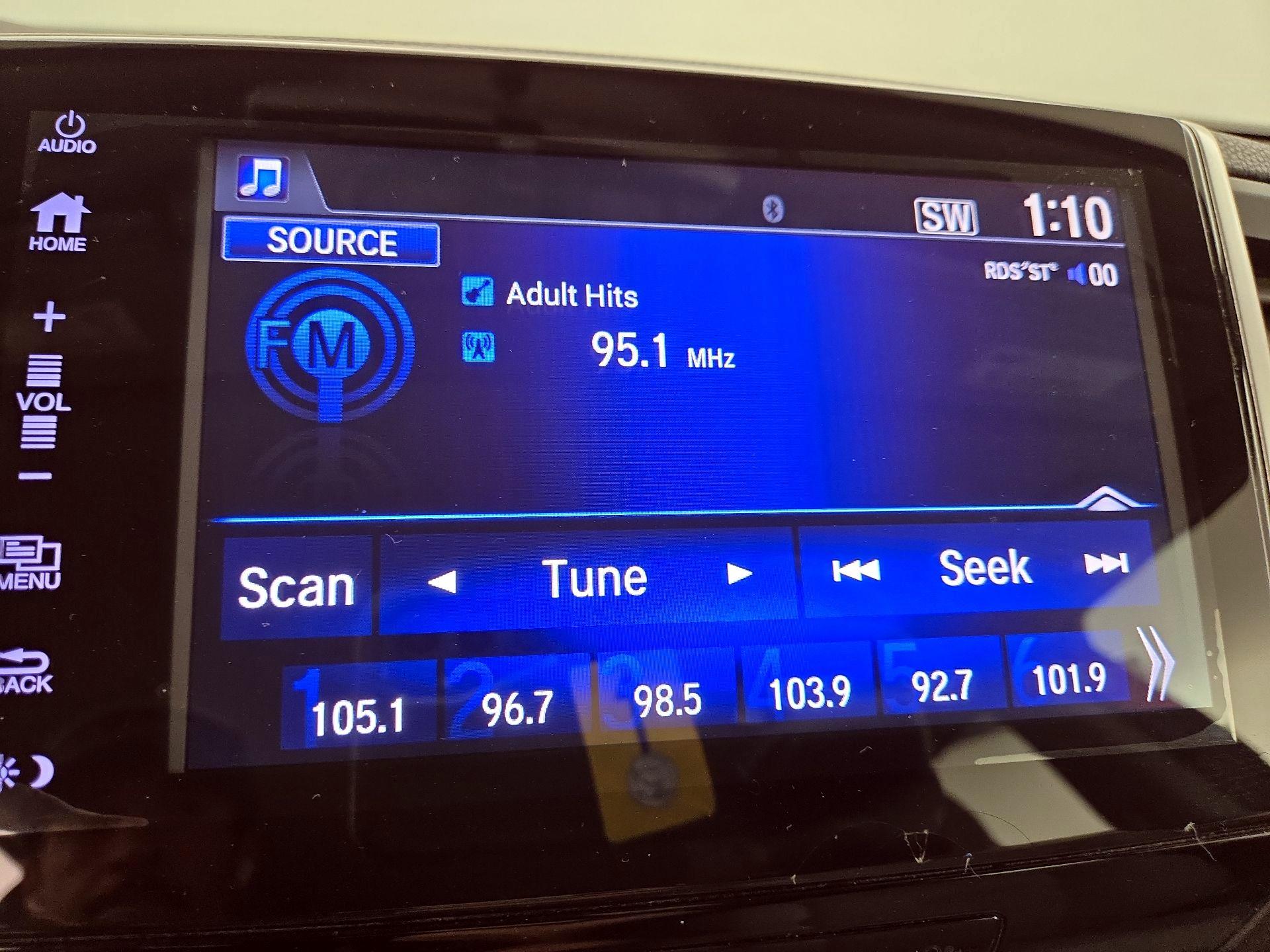 Thumbnail: 2017 Honda Pilot - 15