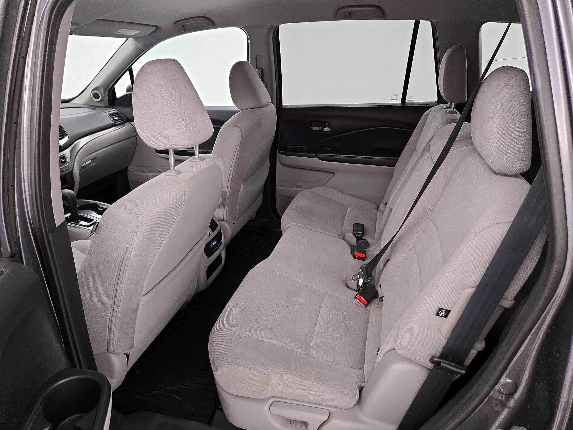 Thumbnail: 2017 Honda Pilot - 19