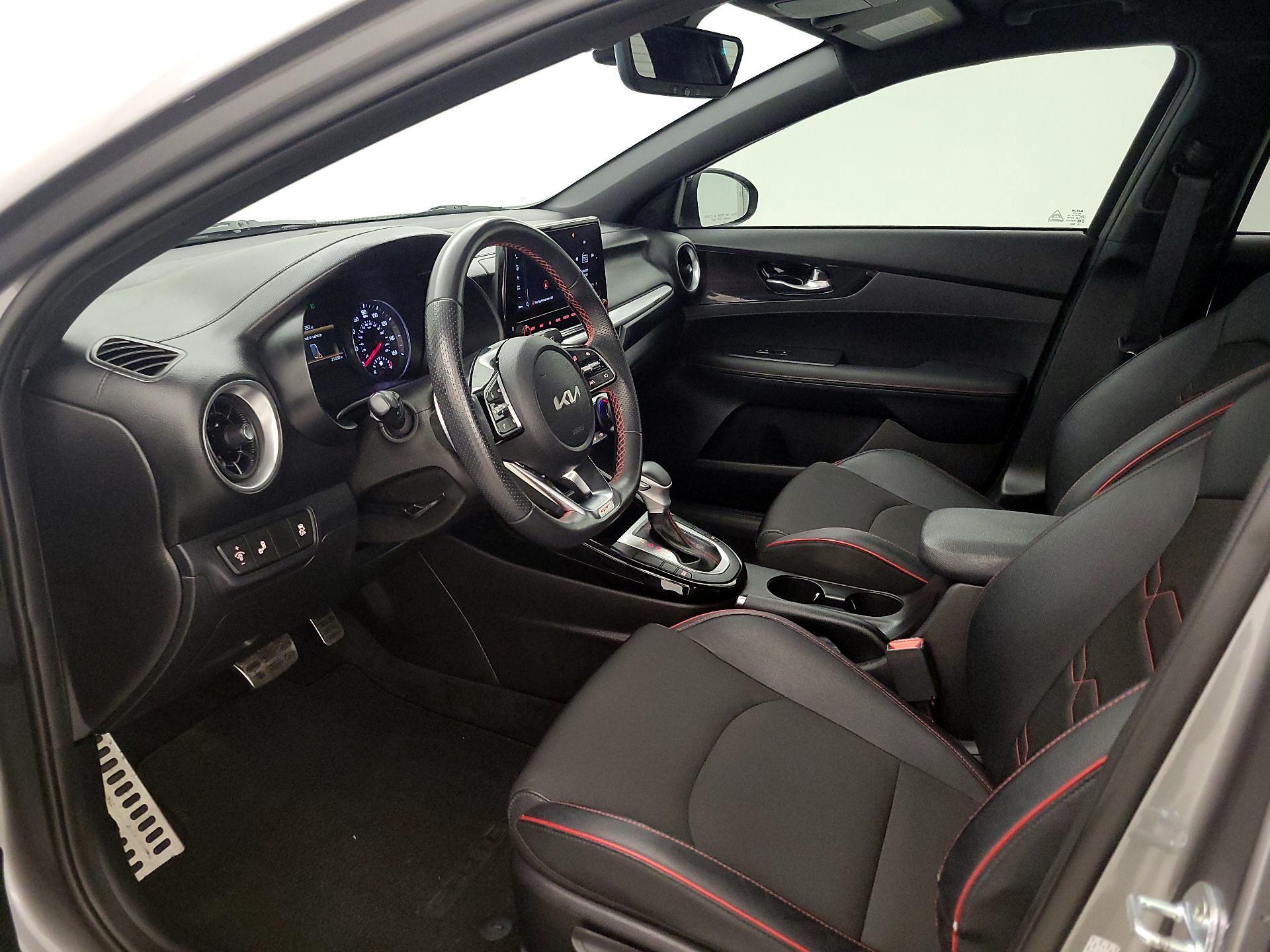 Thumbnail: 2022 Kia Forte - 11