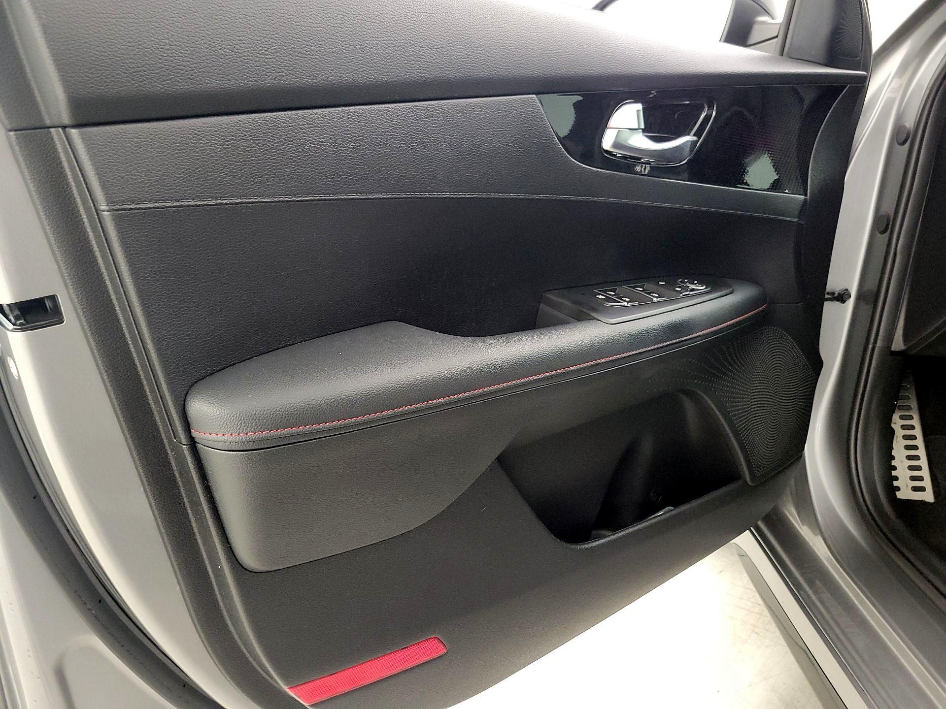 Thumbnail: 2022 Kia Forte - 12