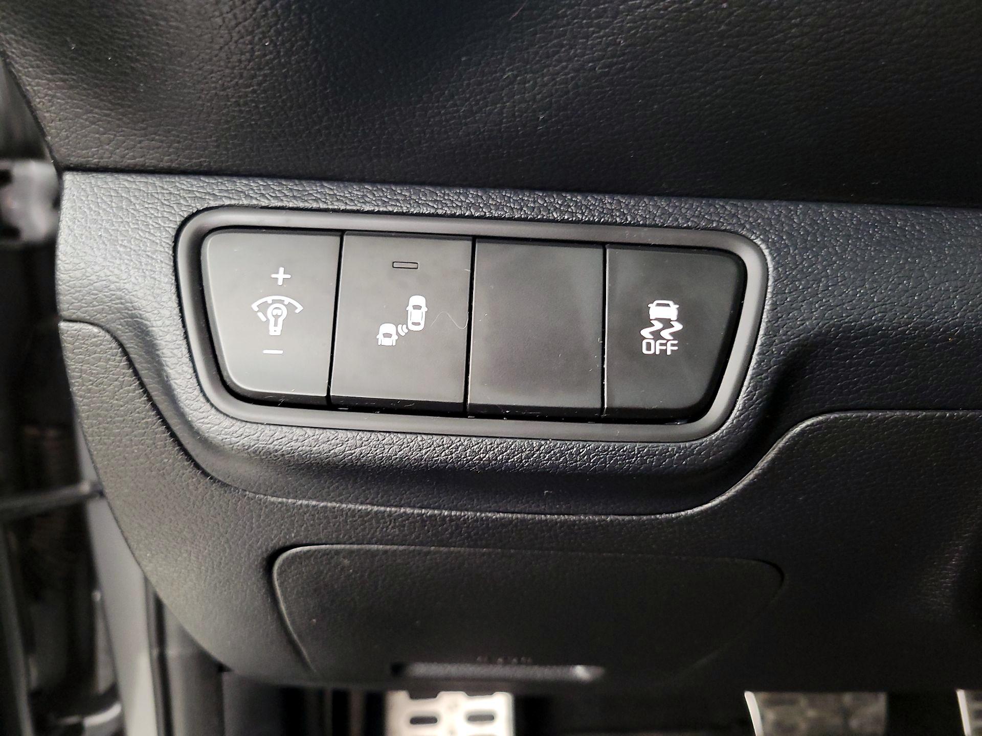 Thumbnail: 2022 Kia Forte - 13