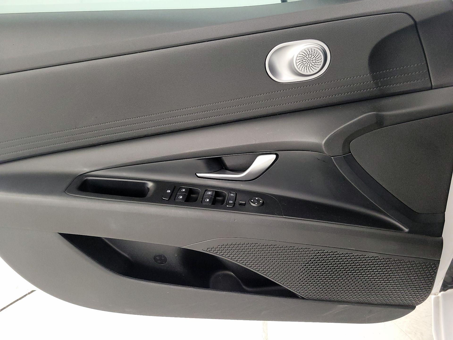 Thumbnail: 2023 Hyundai Elantra - 12