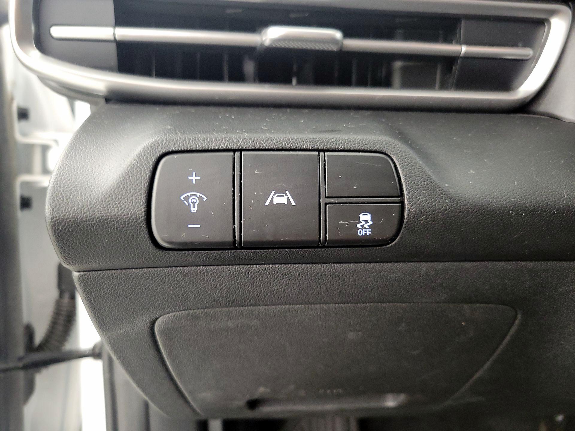 Thumbnail: 2023 Hyundai Elantra - 13