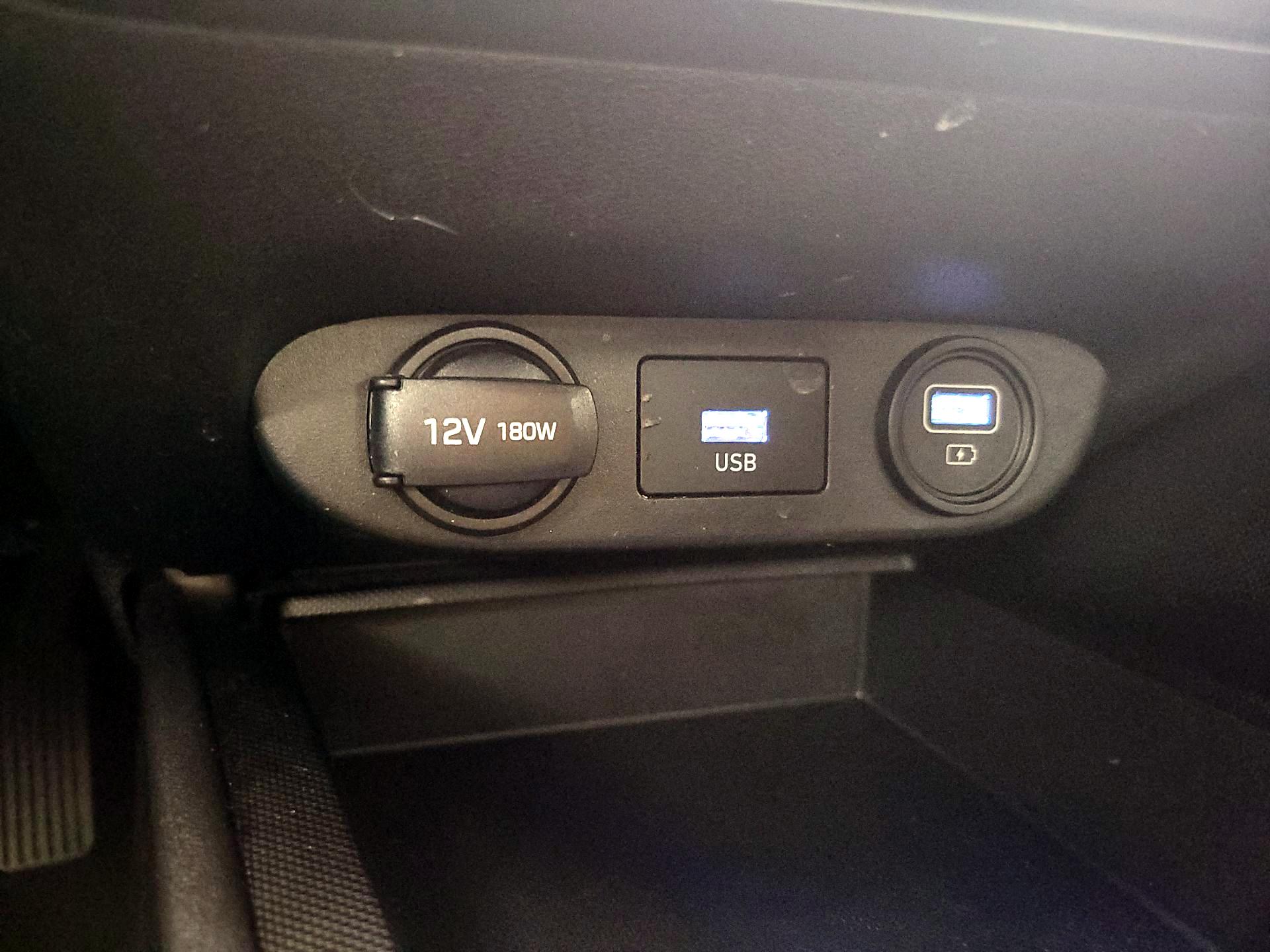 Thumbnail: 2023 Hyundai Elantra - 18