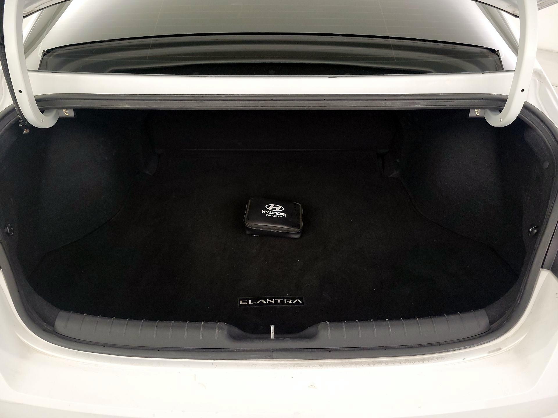 Thumbnail: 2023 Hyundai Elantra - 20