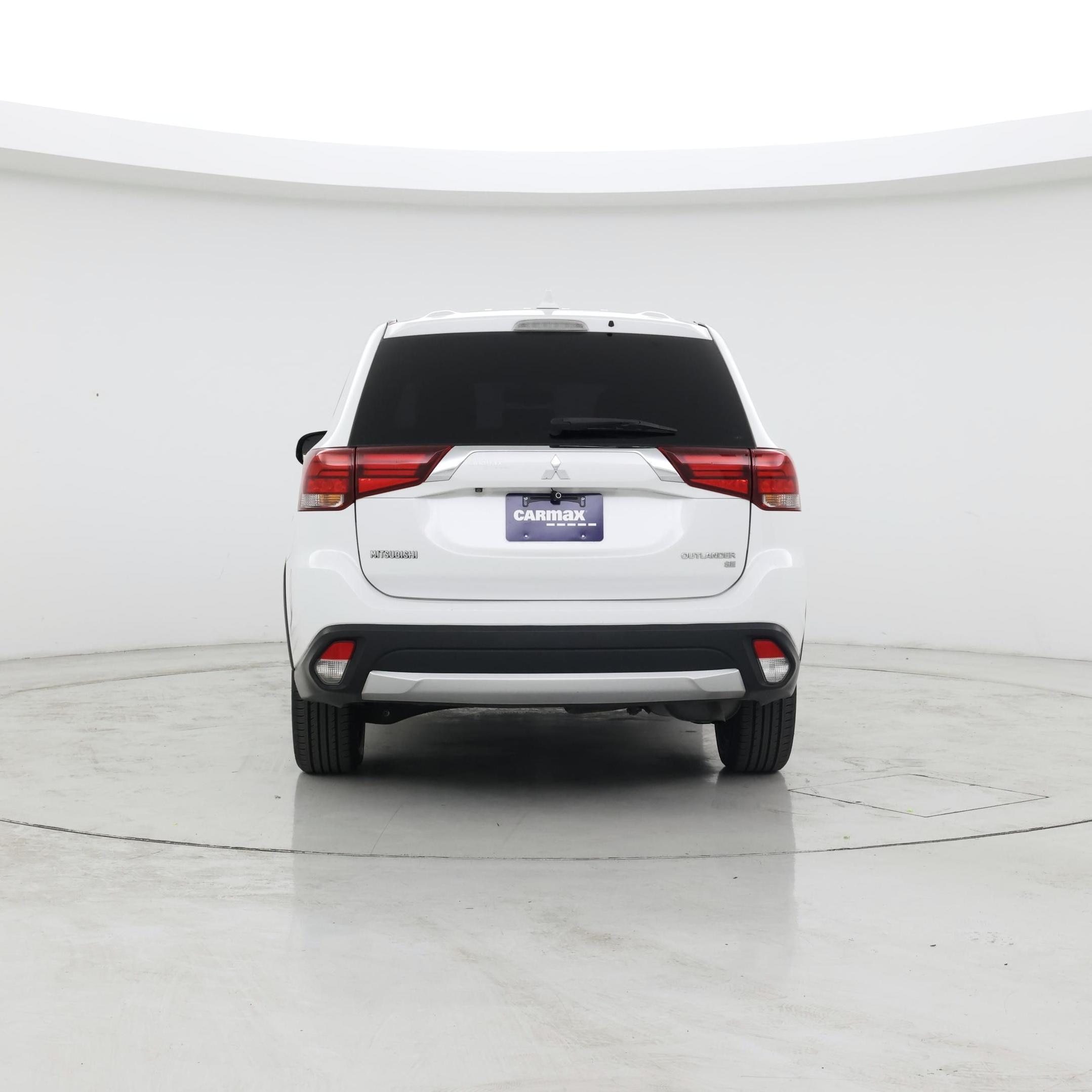 Thumbnail: 2017 Mitsubishi Outlander - 6