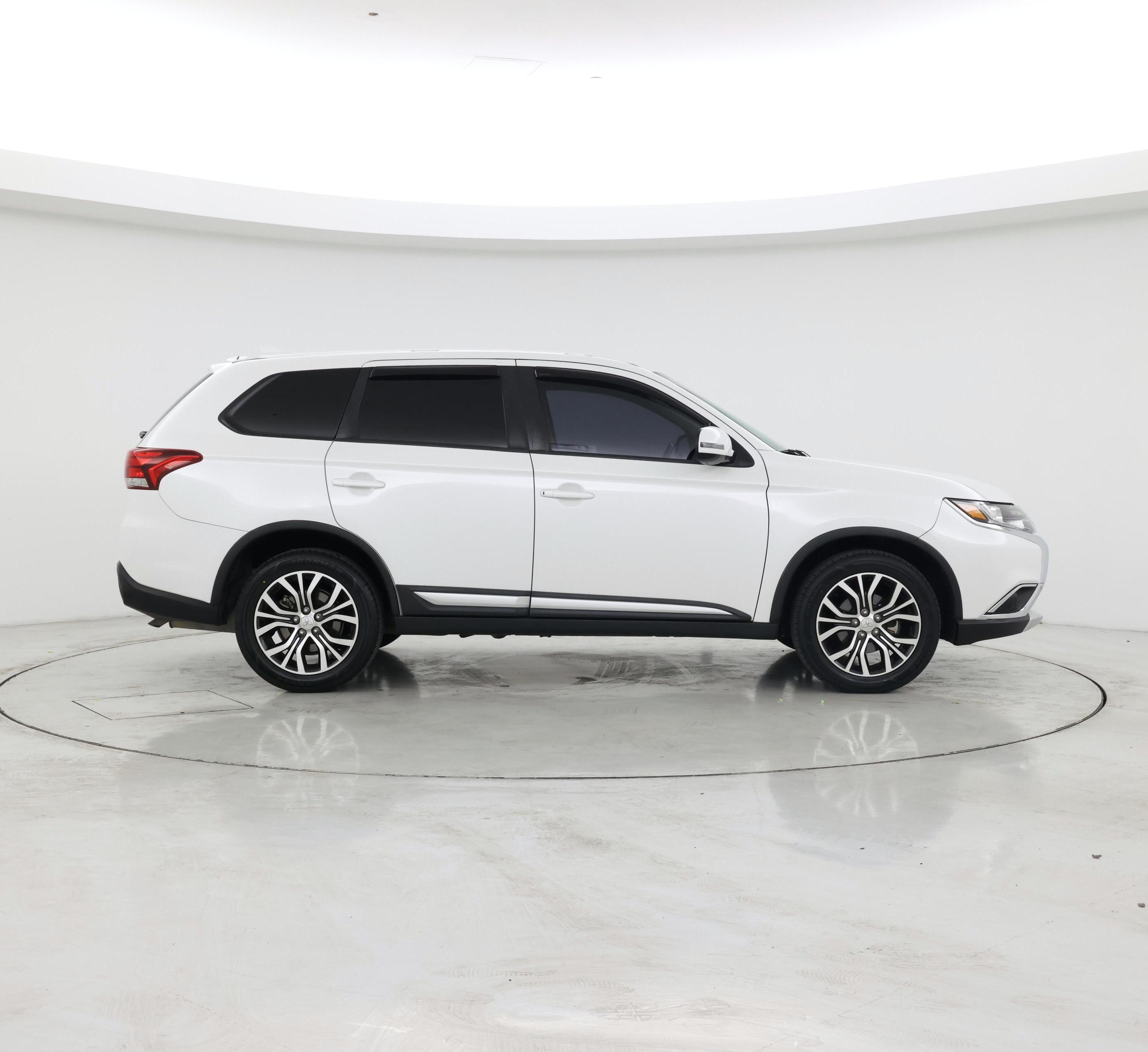 Thumbnail: 2017 Mitsubishi Outlander - 7