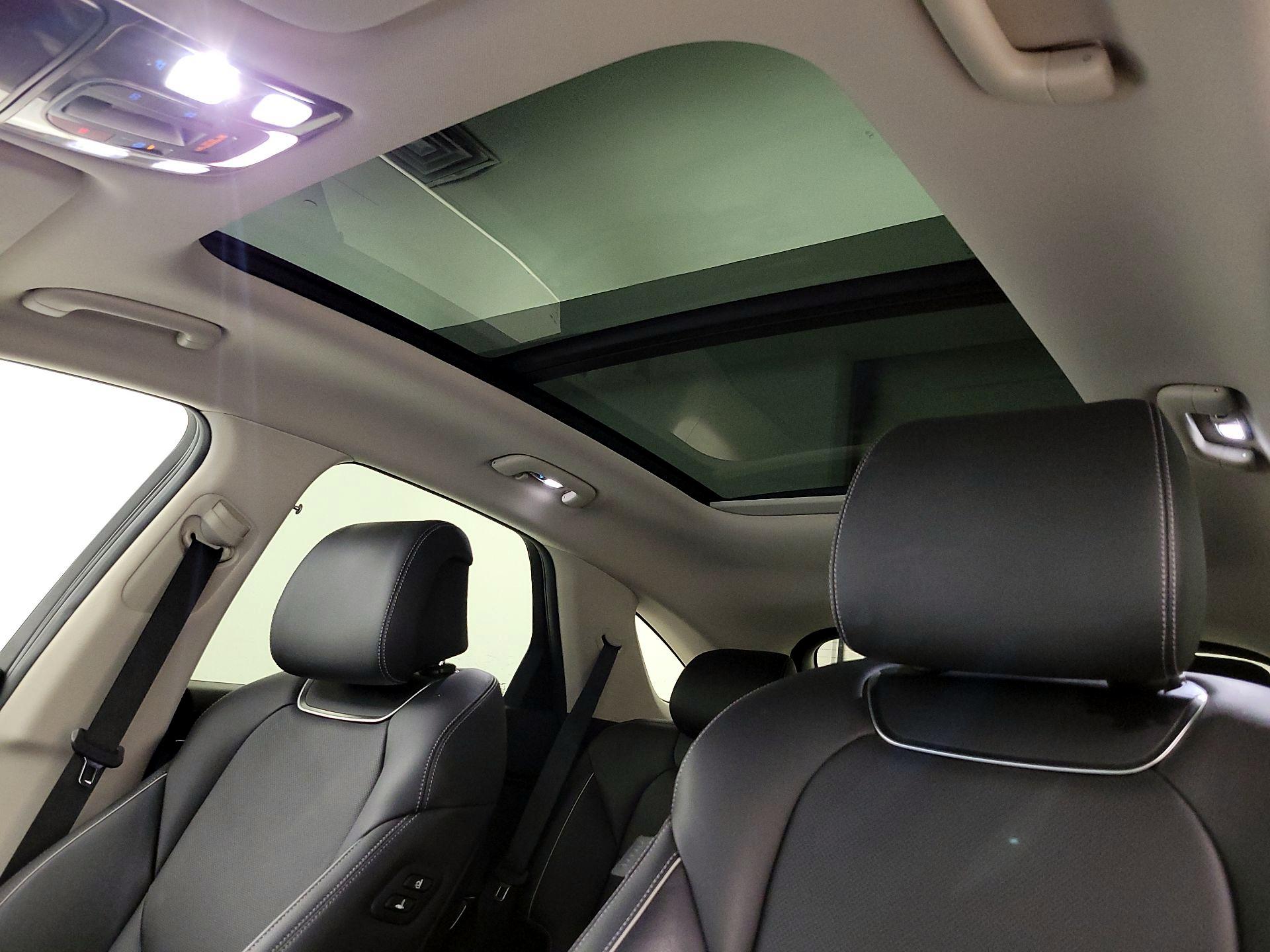 Thumbnail: 2025 Genesis GV70 - 20