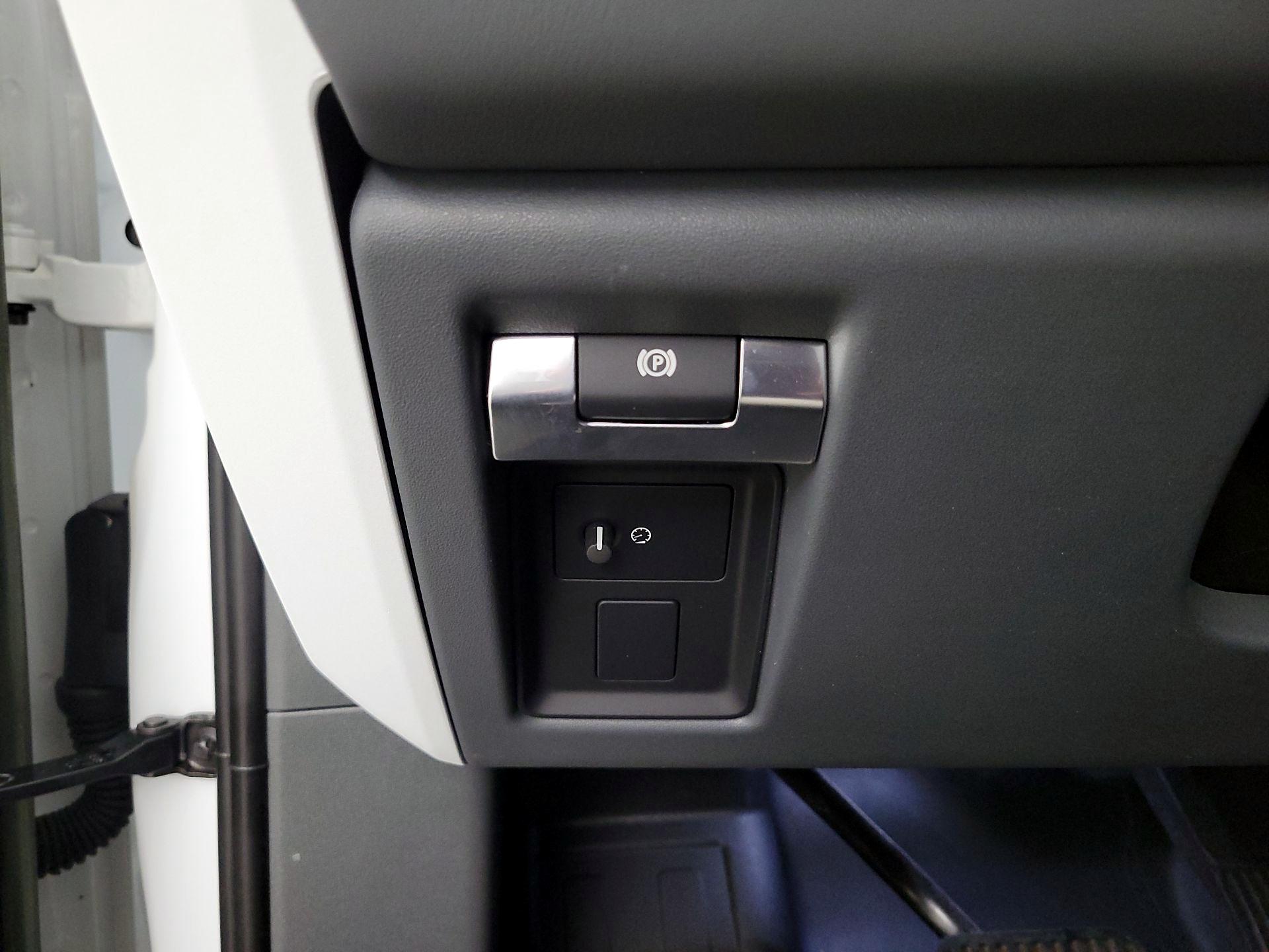 Thumbnail: 2023 Land Rover Defender - 13