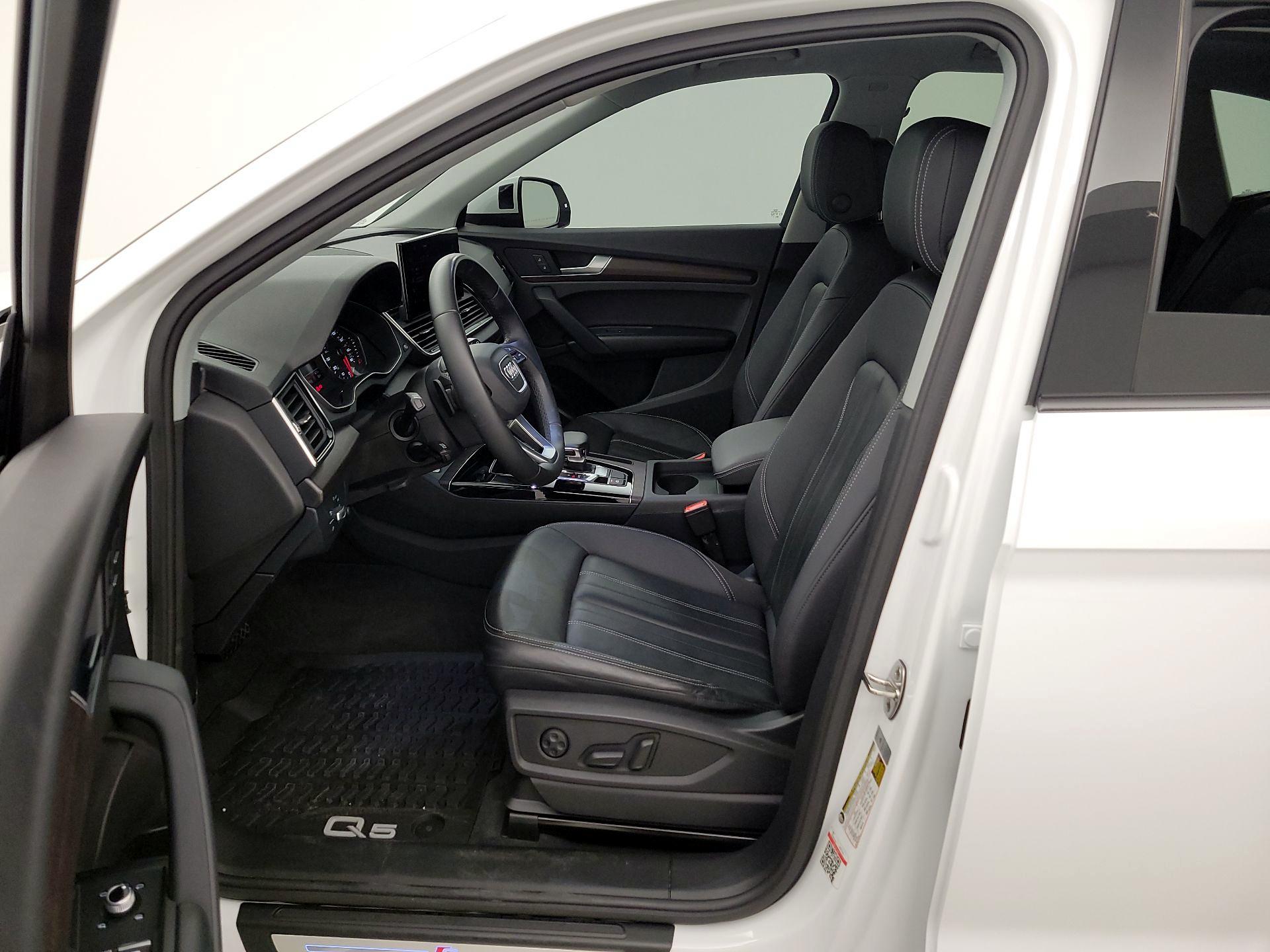 Thumbnail: 2023 Audi Q5 - 11