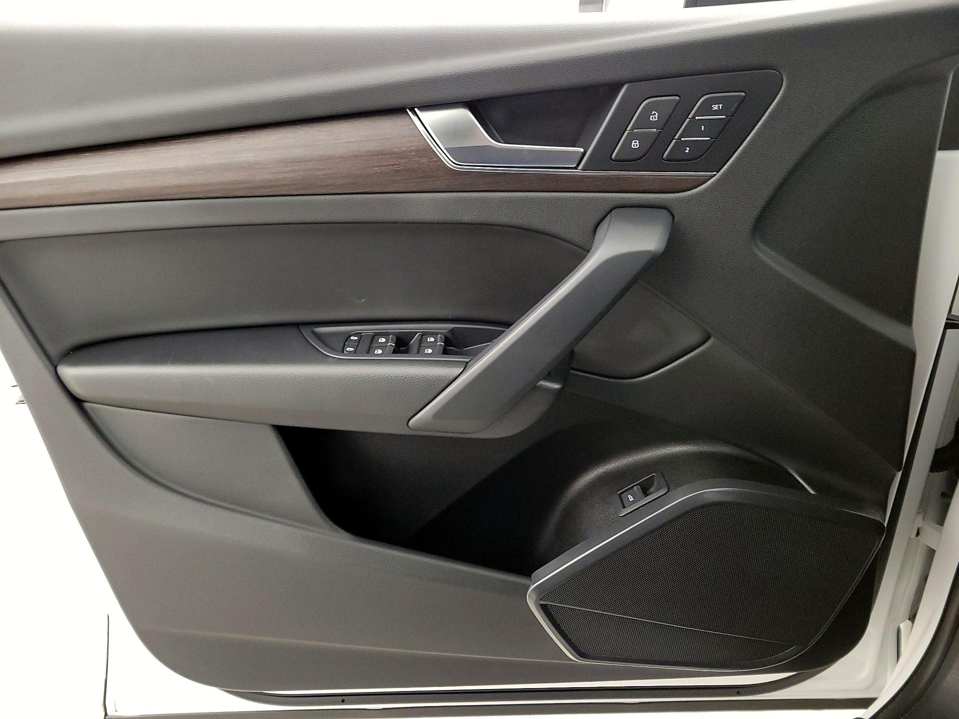 Thumbnail: 2023 Audi Q5 - 12