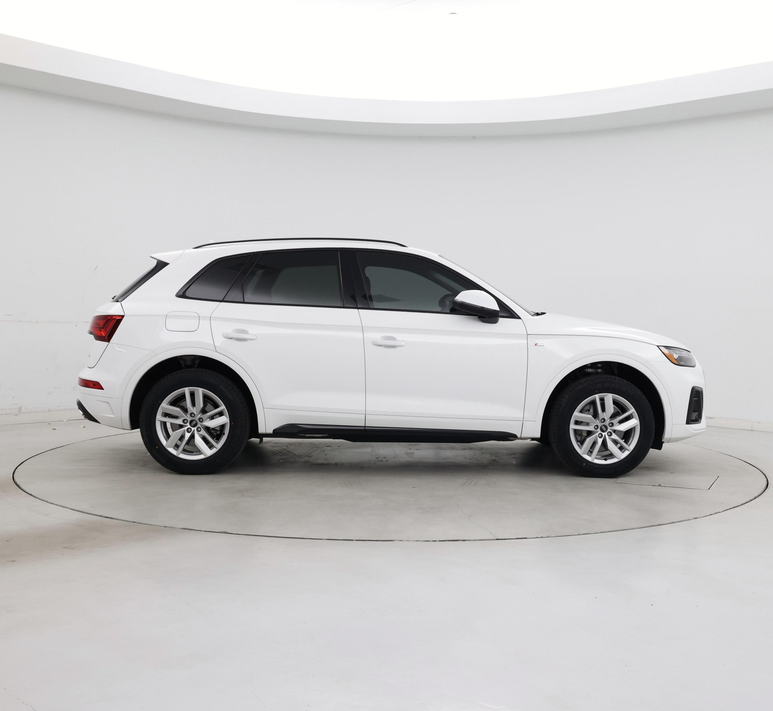 Thumbnail: 2023 Audi Q5 - 7