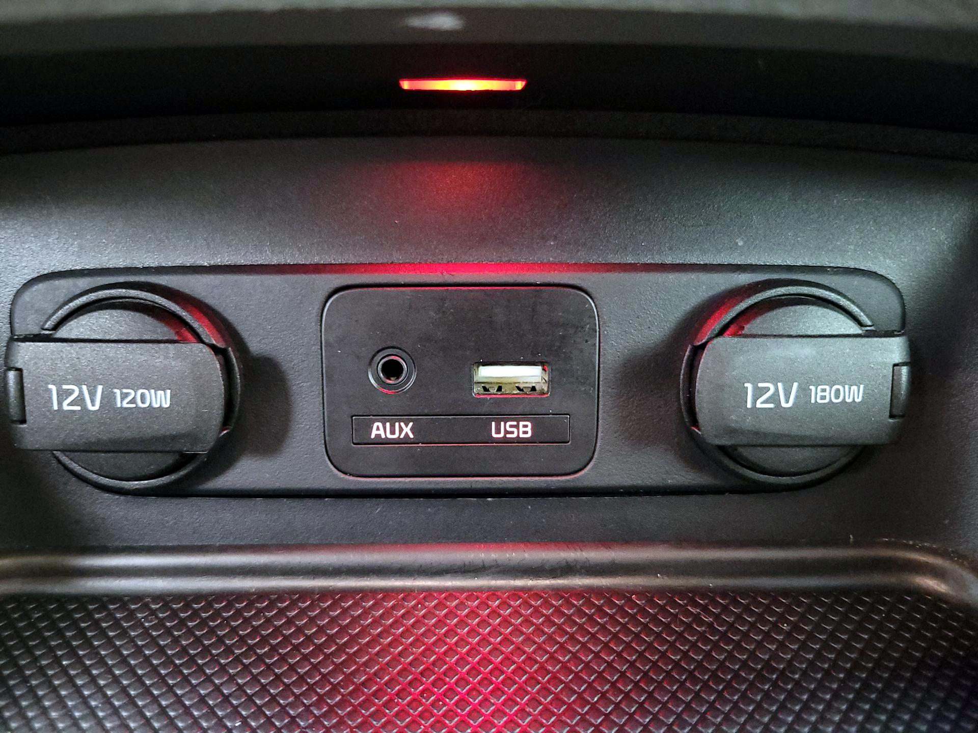 Thumbnail: 2016 Kia Sportage - 18