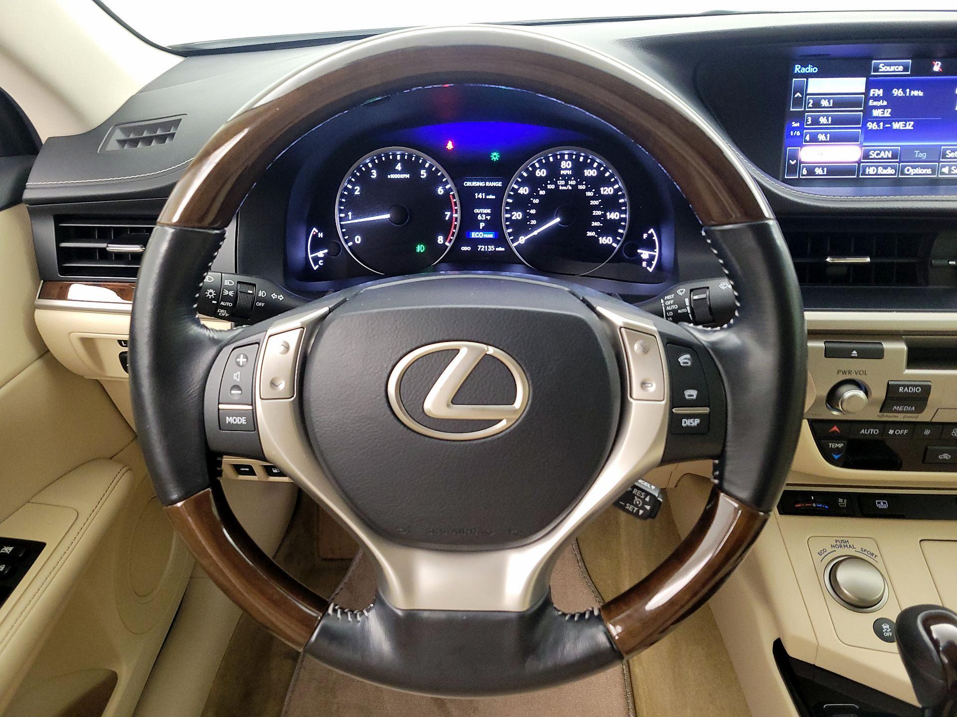 Thumbnail: 2015 Lexus ES - 10