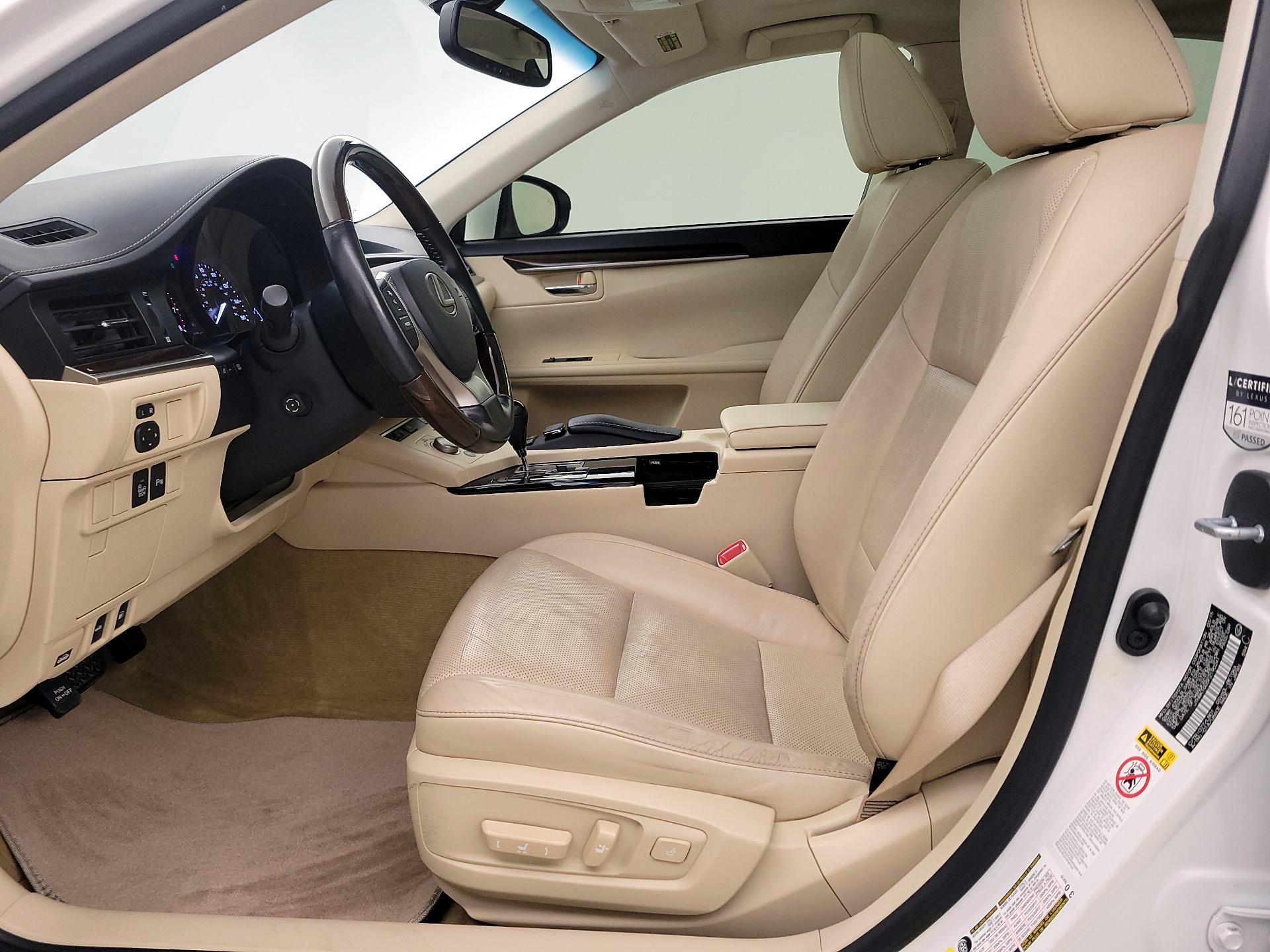 Thumbnail: 2015 Lexus ES - 11