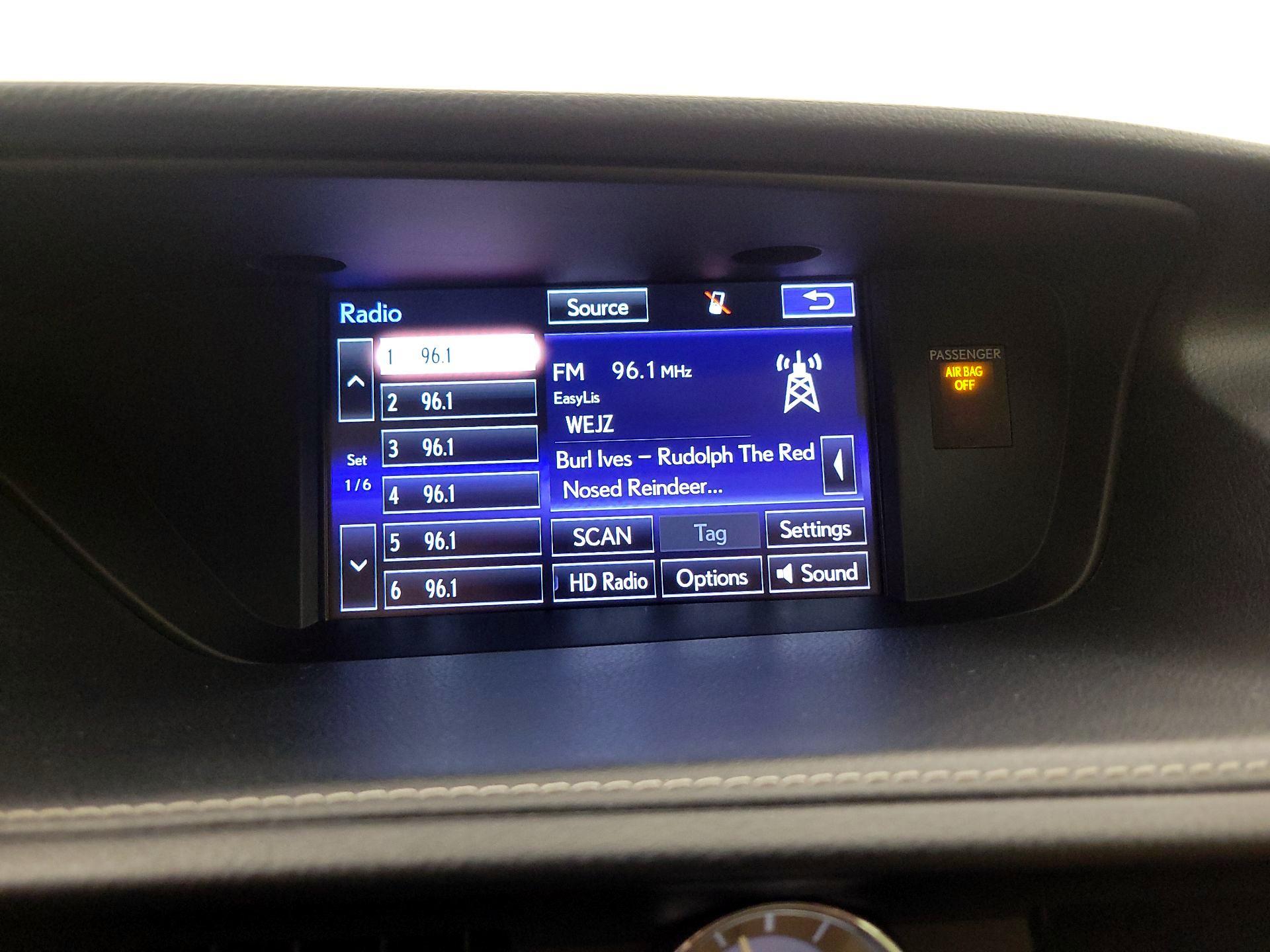 Thumbnail: 2015 Lexus ES - 16