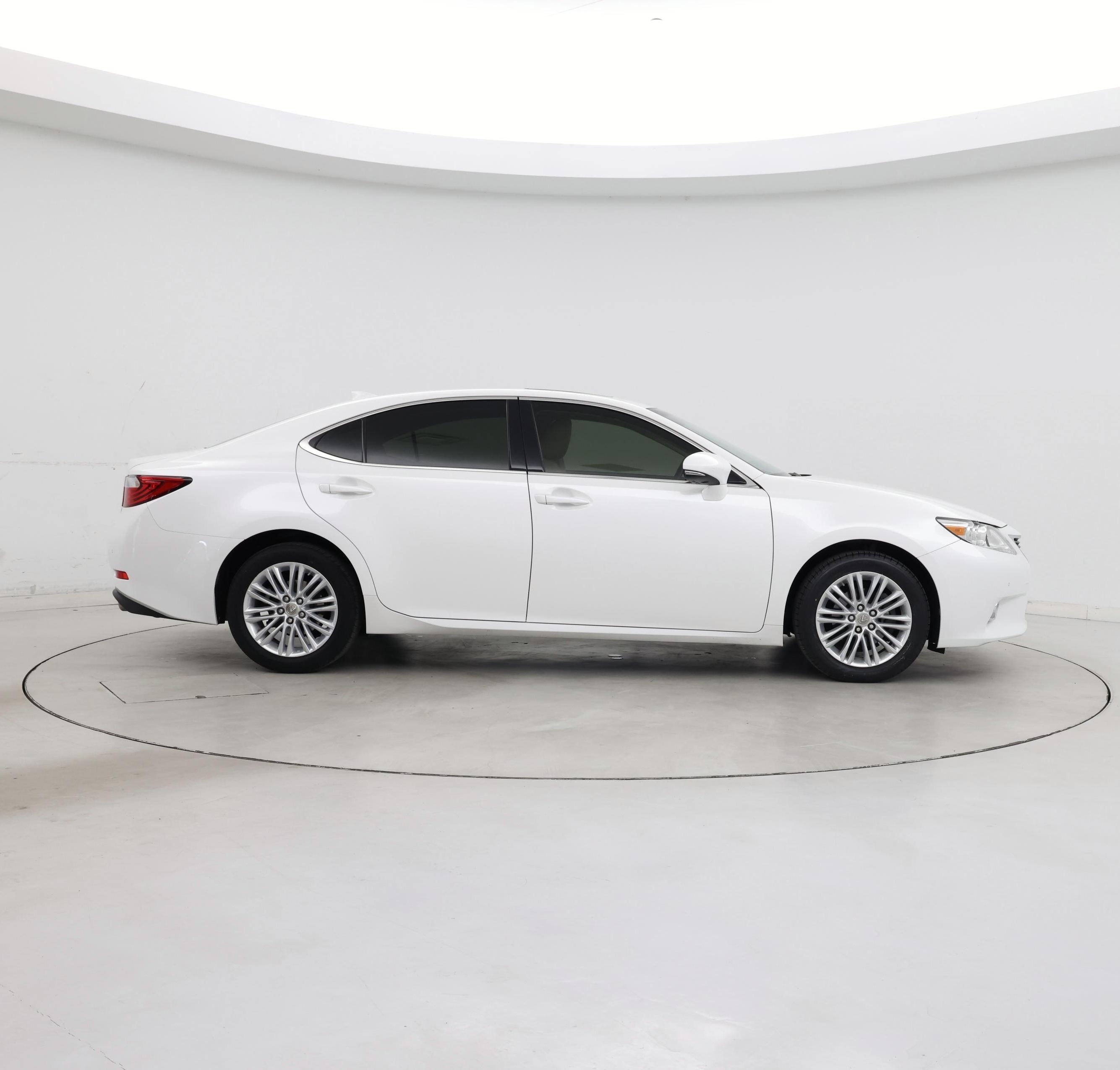 Thumbnail: 2015 Lexus ES - 7