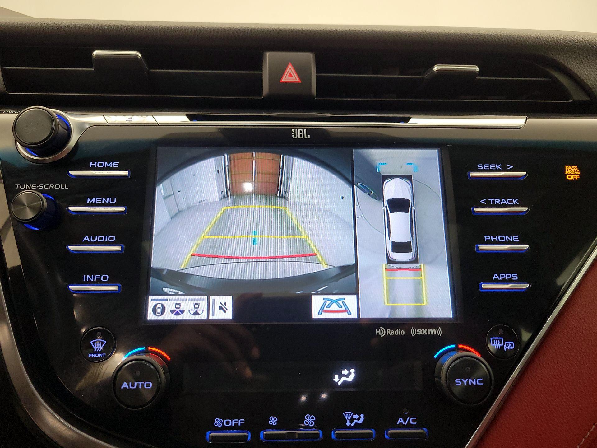 Thumbnail: 2018 Toyota Camry - 14