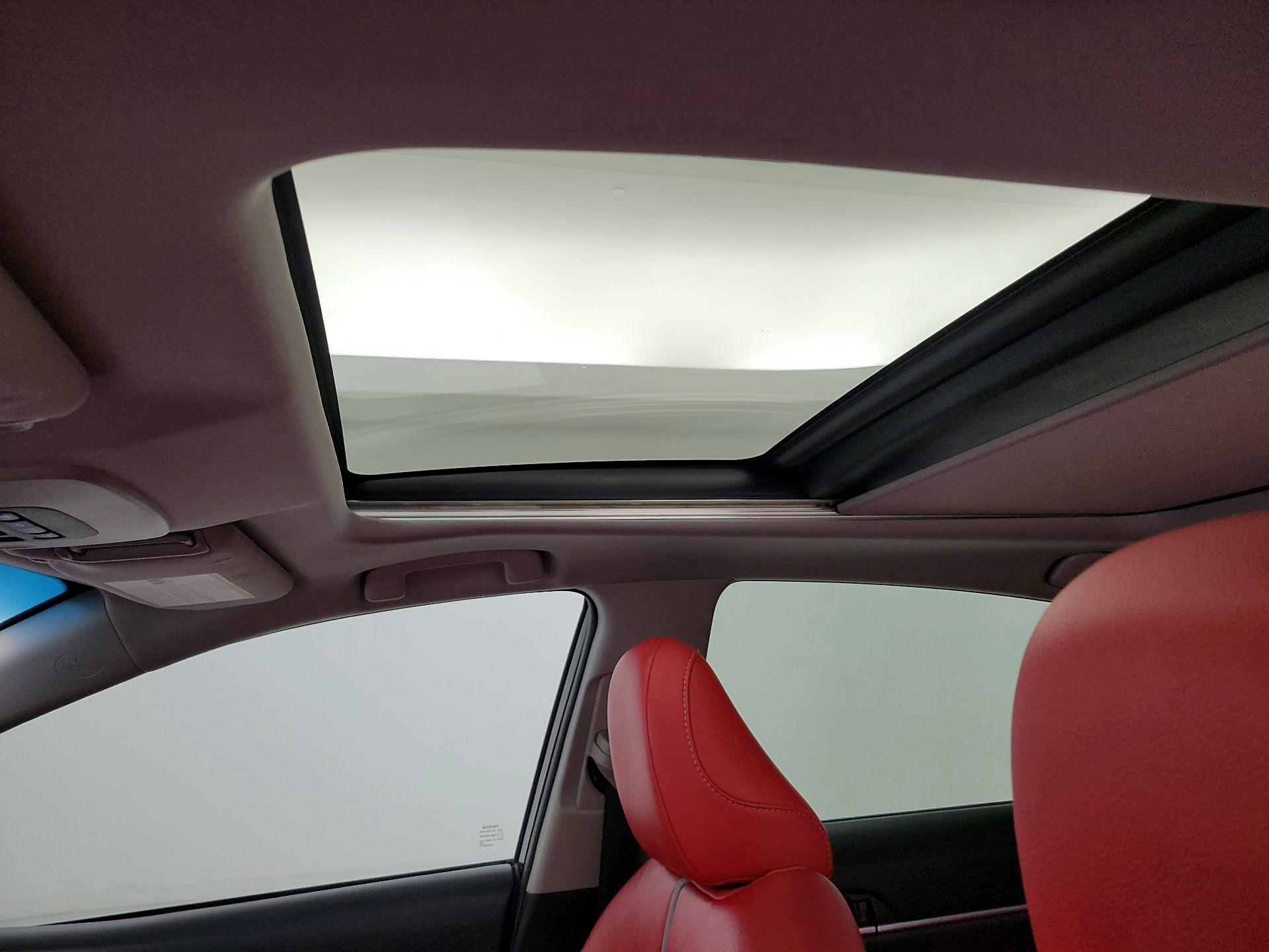 Thumbnail: 2018 Toyota Camry - 19