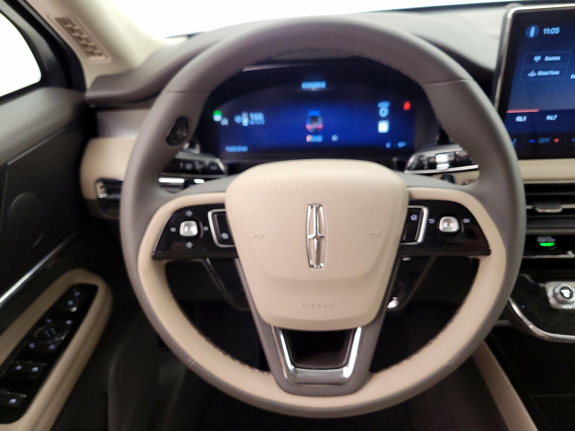 Thumbnail: 2024 Lincoln Corsair - 10