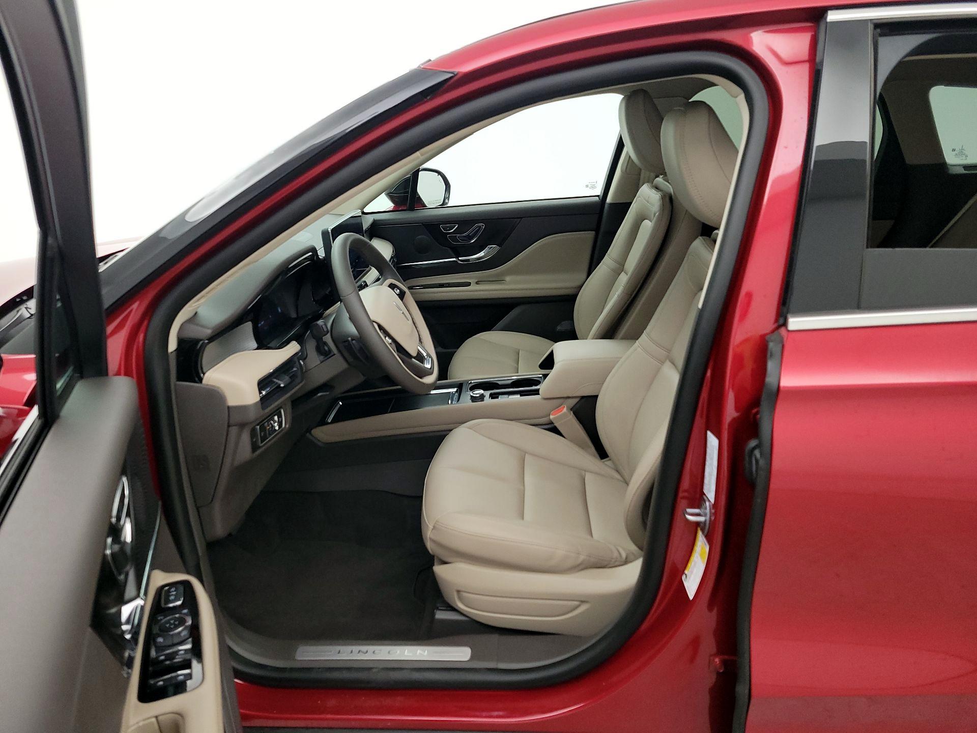 Thumbnail: 2024 Lincoln Corsair - 11