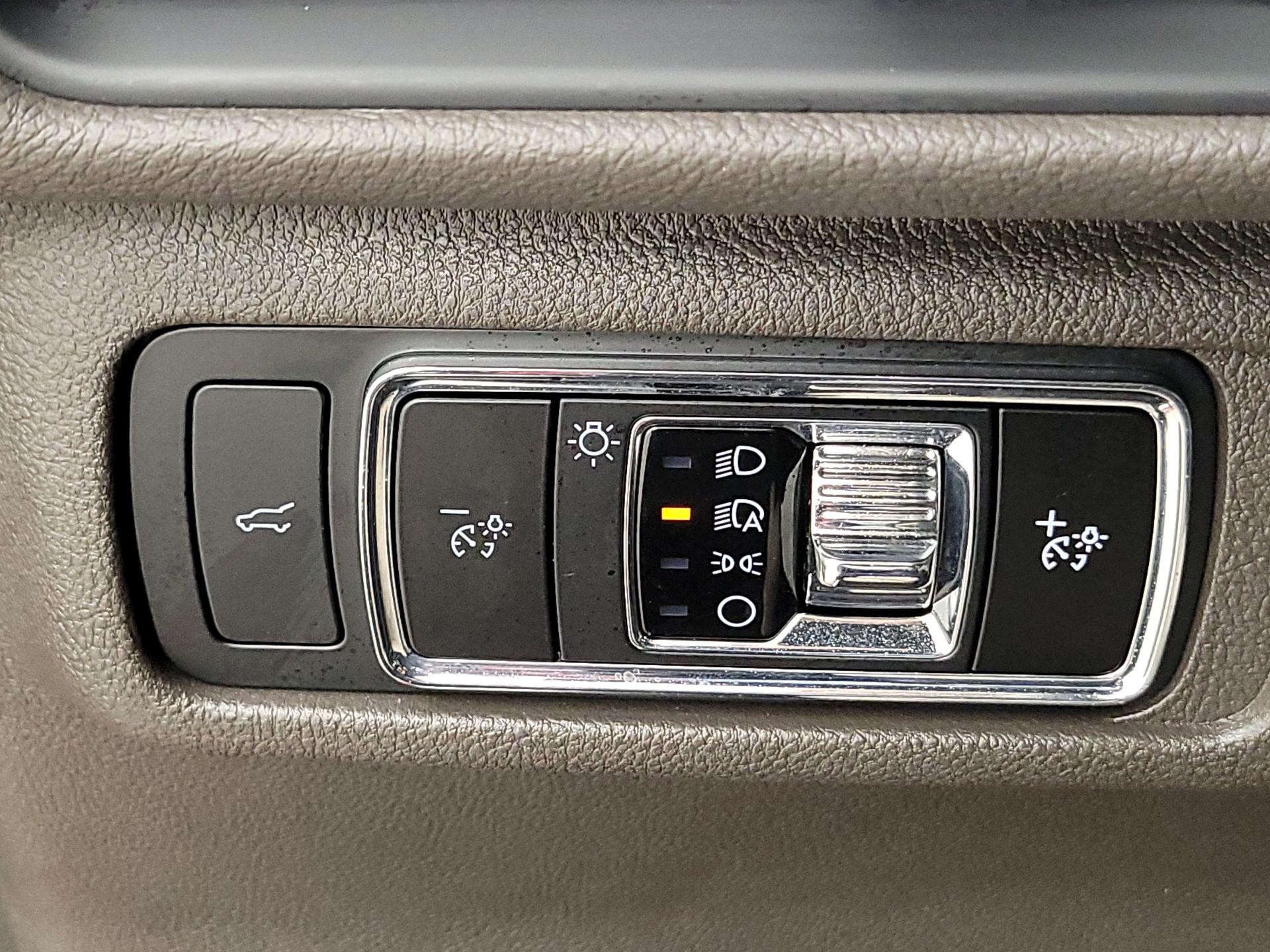 Thumbnail: 2024 Lincoln Corsair - 13