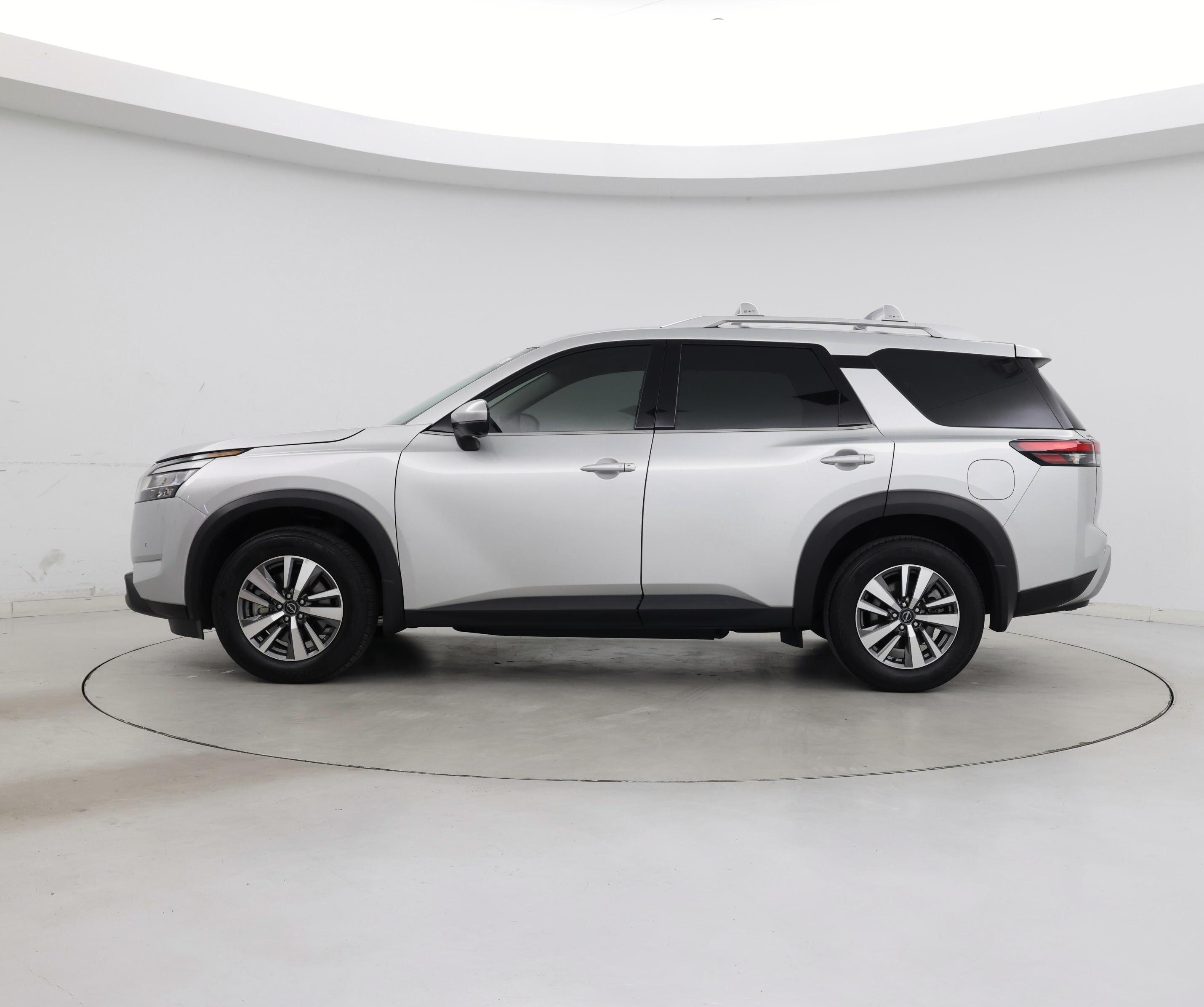 Thumbnail: 2024 Nissan Pathfinder - 3