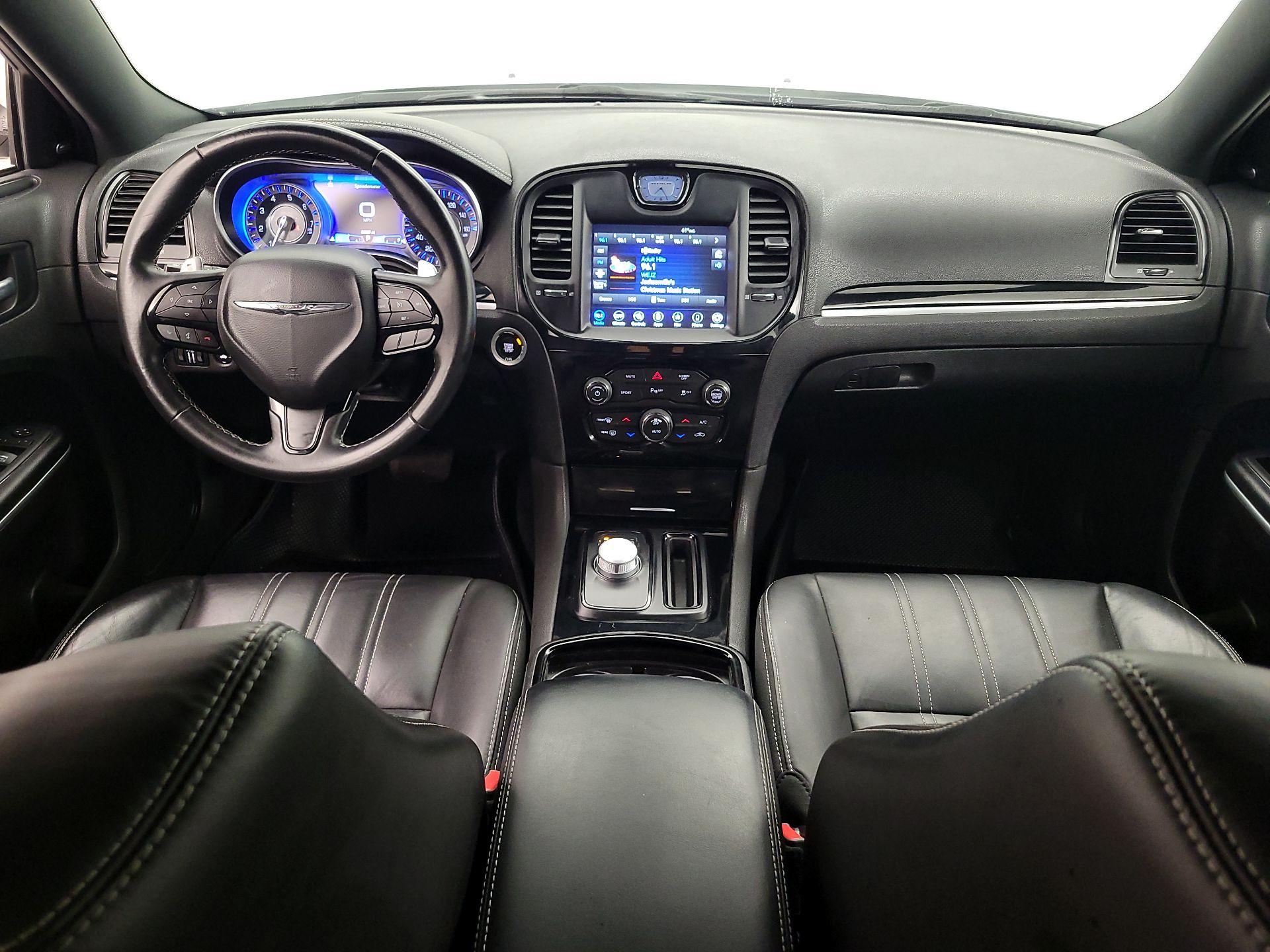 Thumbnail: 2022 Chrysler 300 - 9