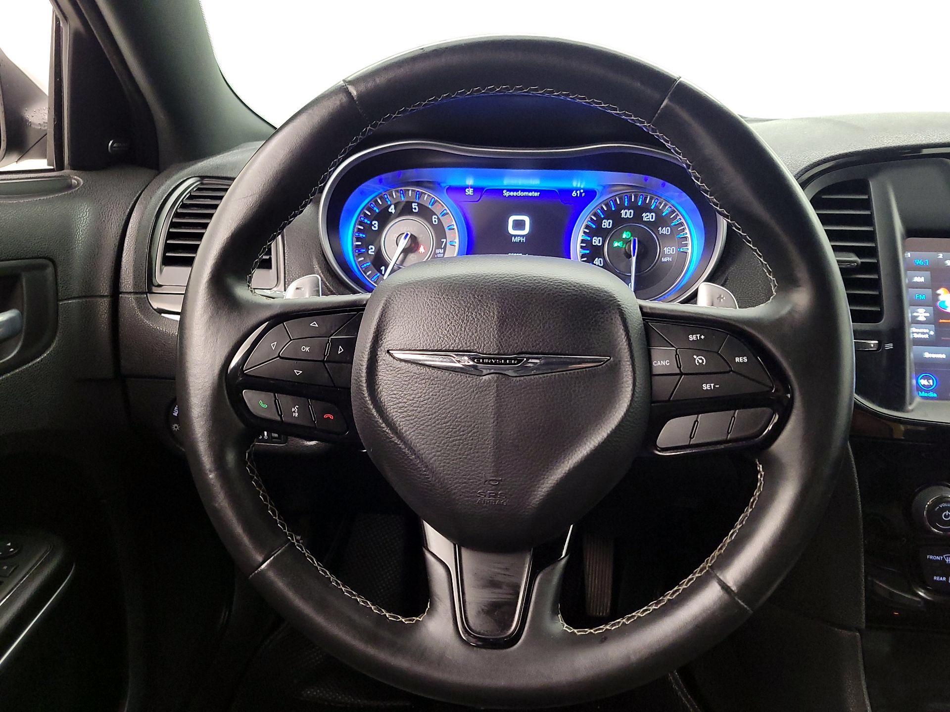 Thumbnail: 2022 Chrysler 300 - 10