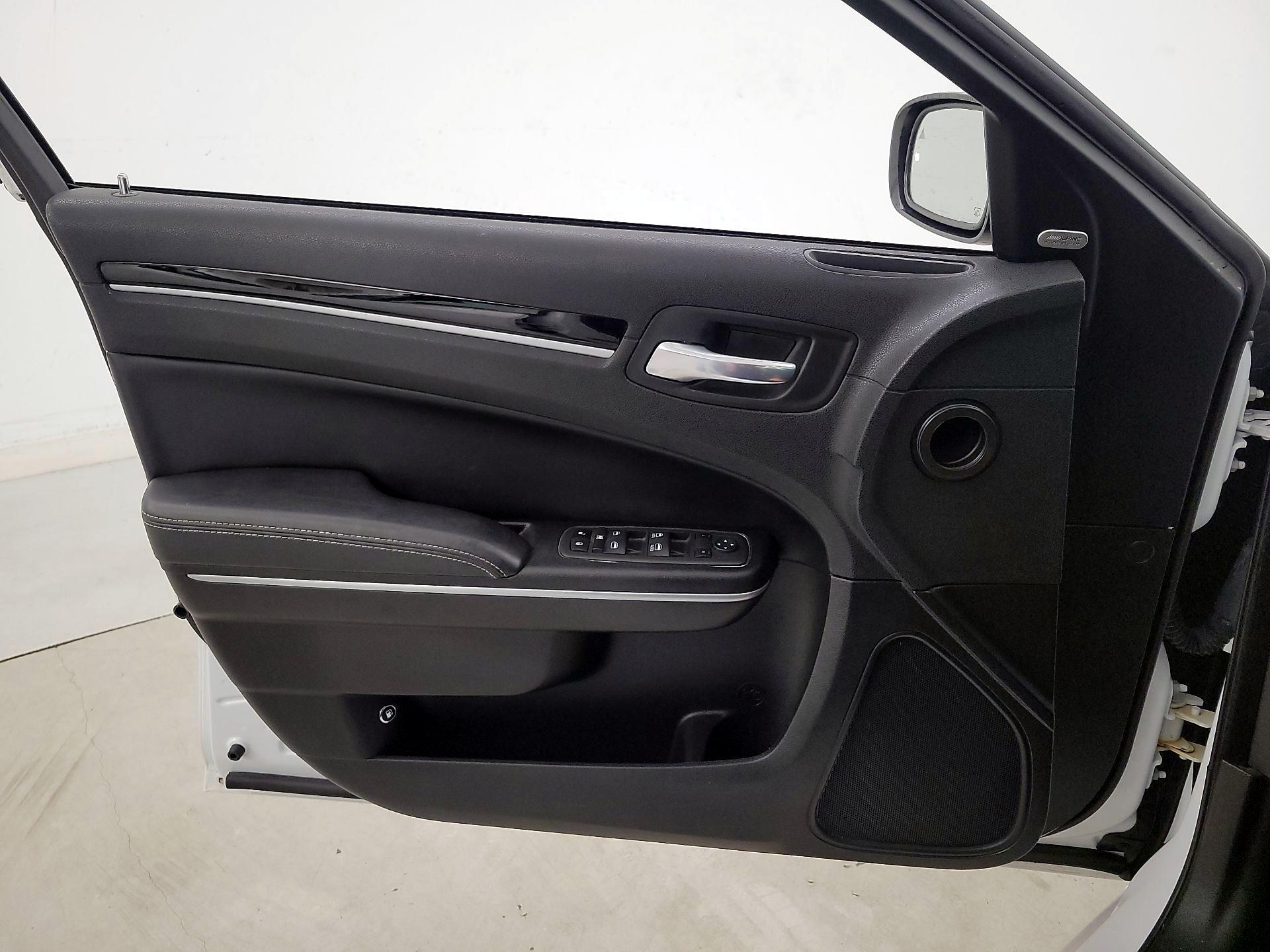 Thumbnail: 2022 Chrysler 300 - 12