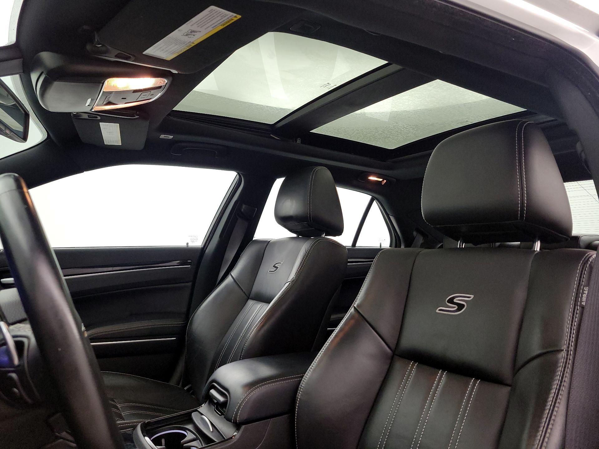 Thumbnail: 2022 Chrysler 300 - 19