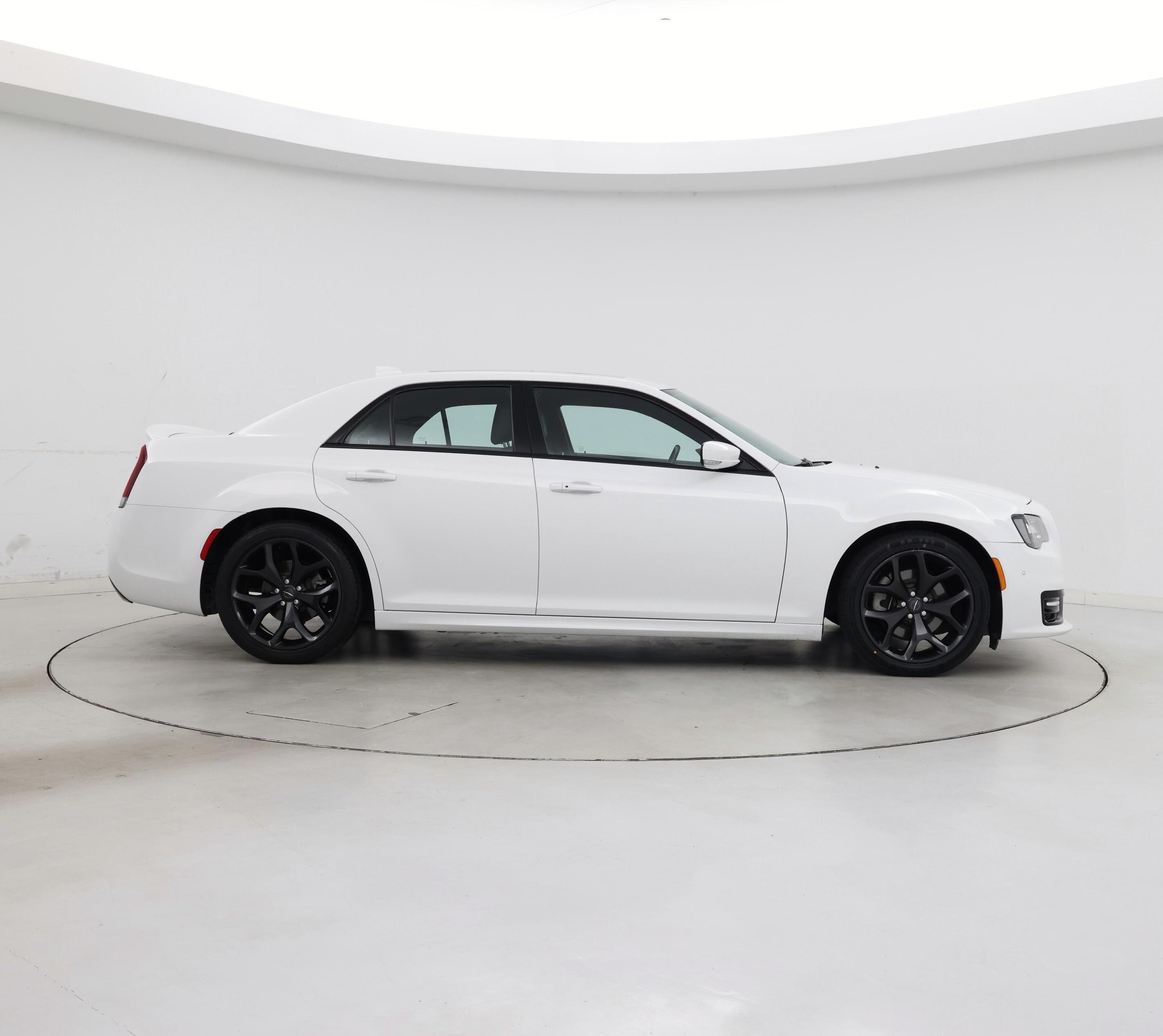 Thumbnail: 2022 Chrysler 300 - 7