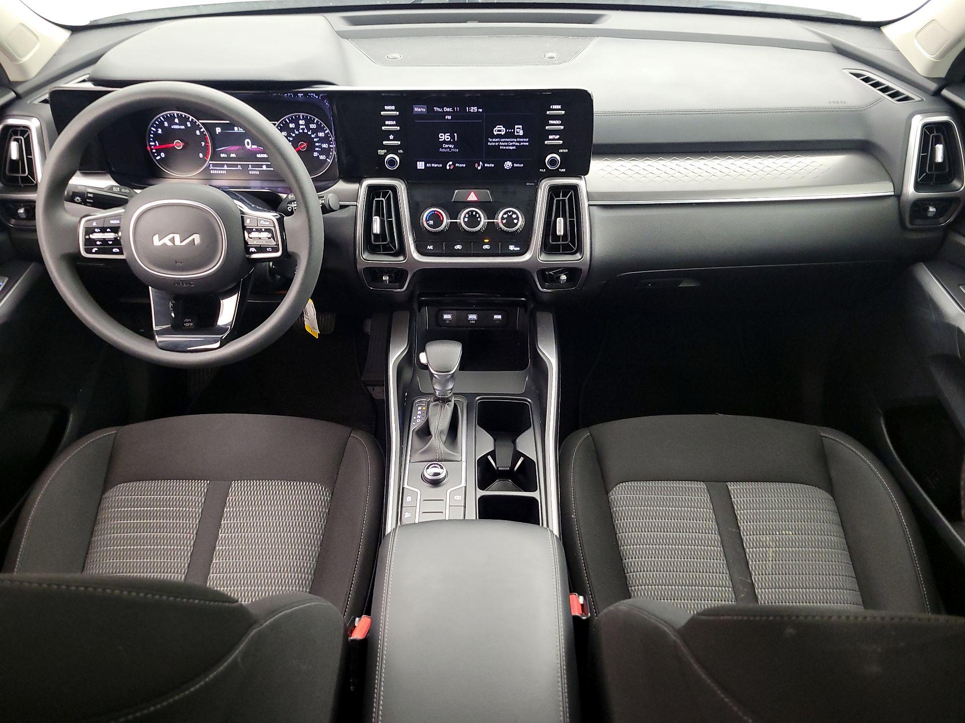 Thumbnail: 2023 Kia Sorento - 9