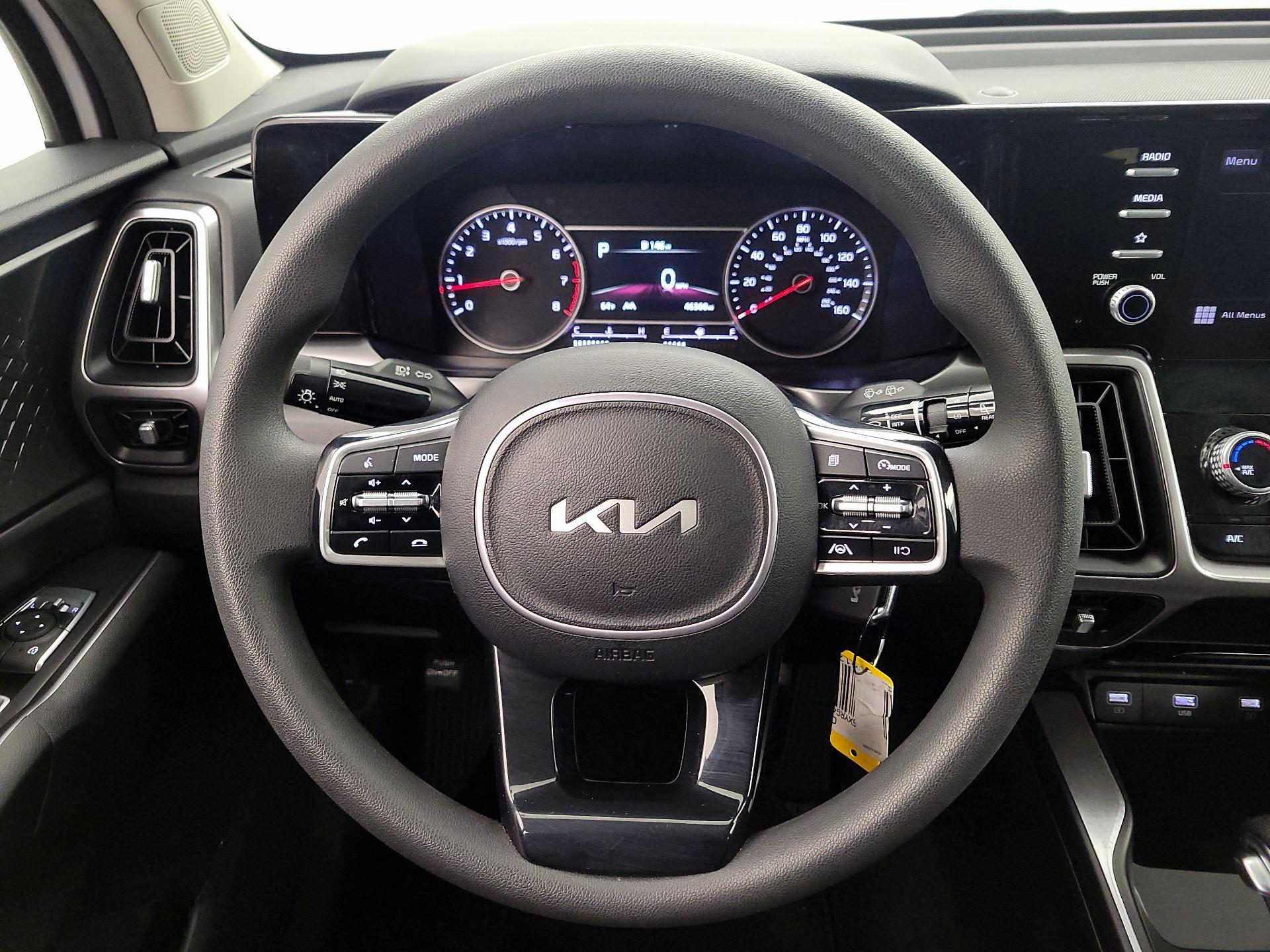 Thumbnail: 2023 Kia Sorento - 10