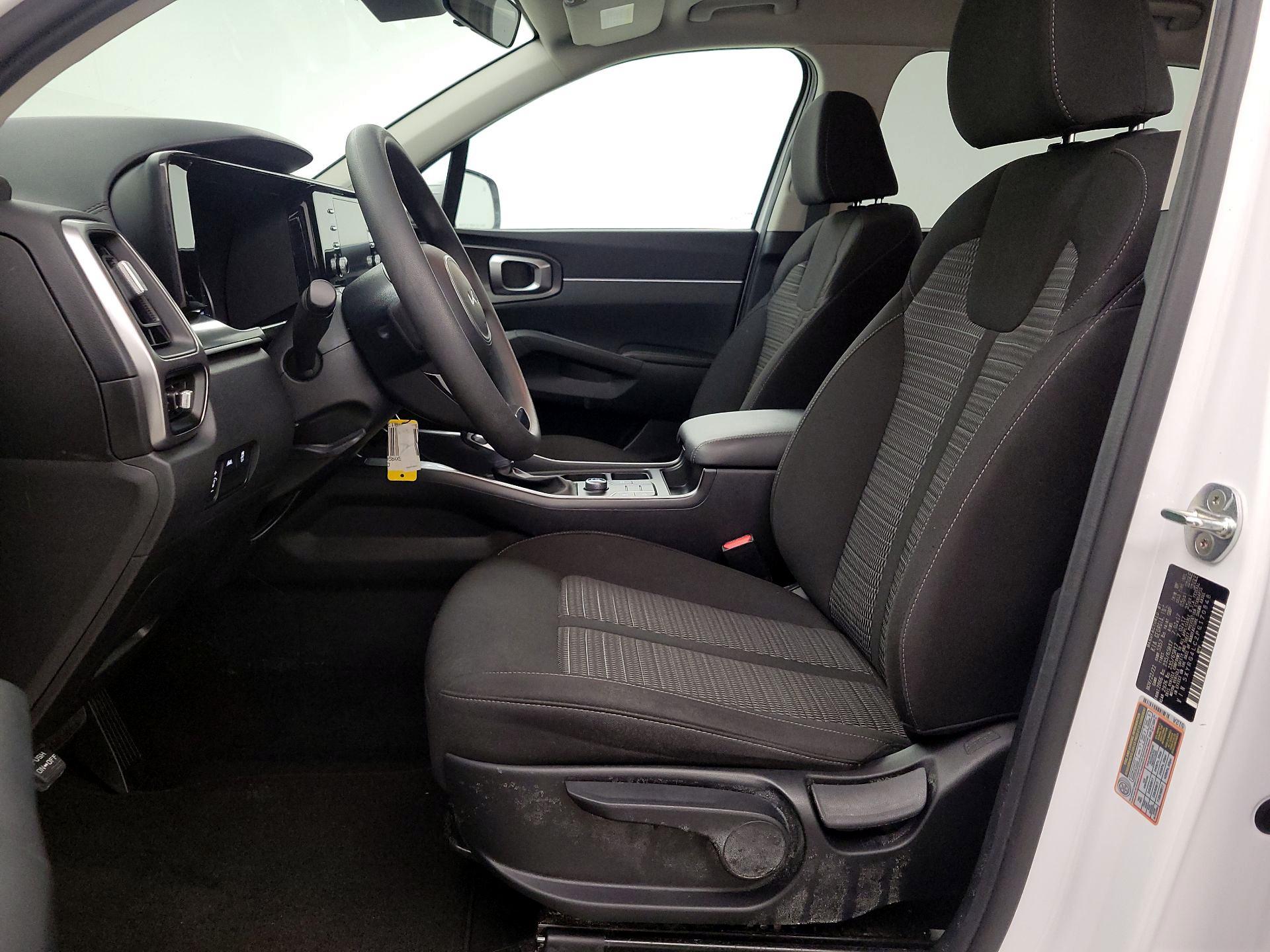 Thumbnail: 2023 Kia Sorento - 11