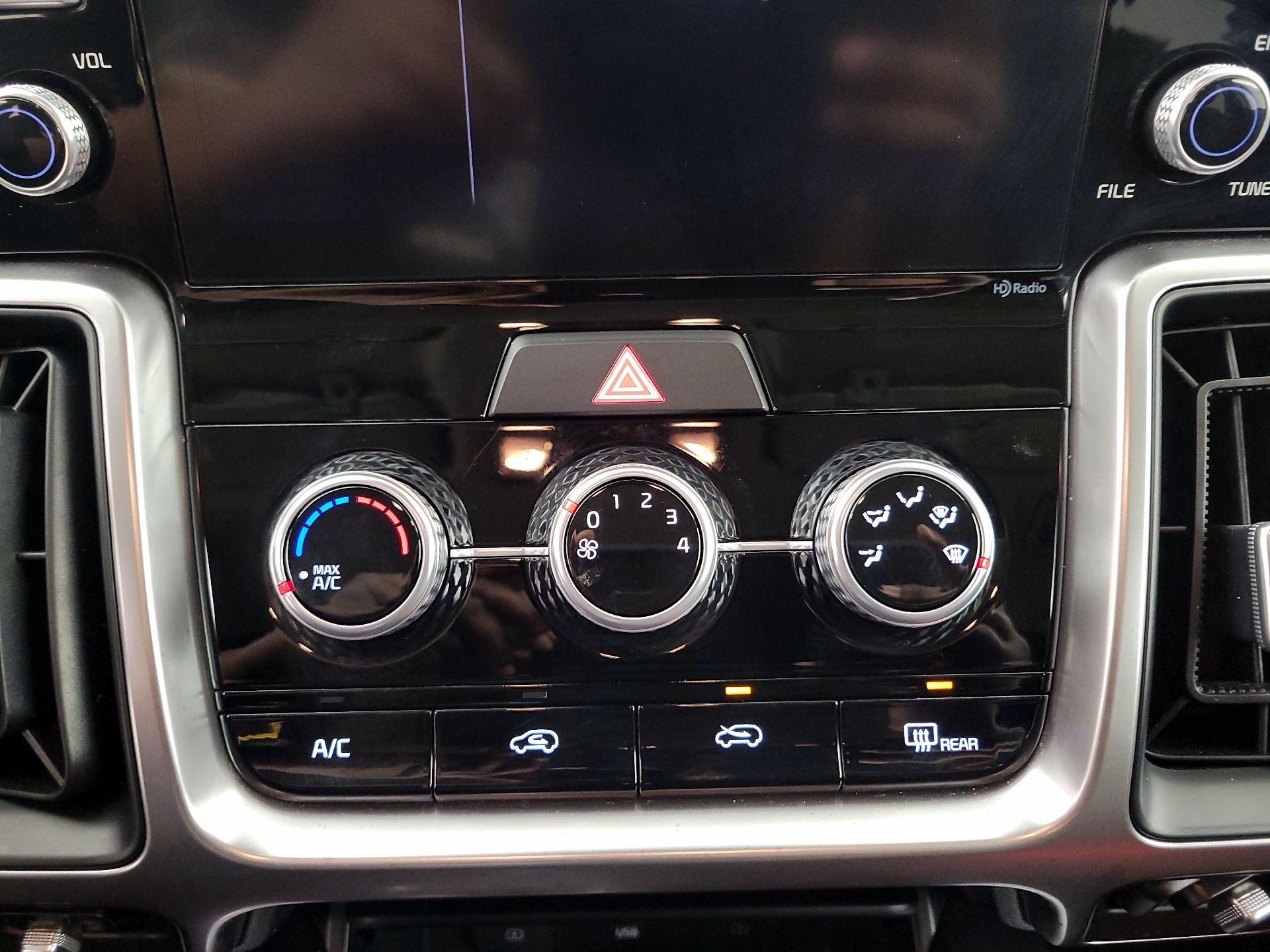 Thumbnail: 2023 Kia Sorento - 16