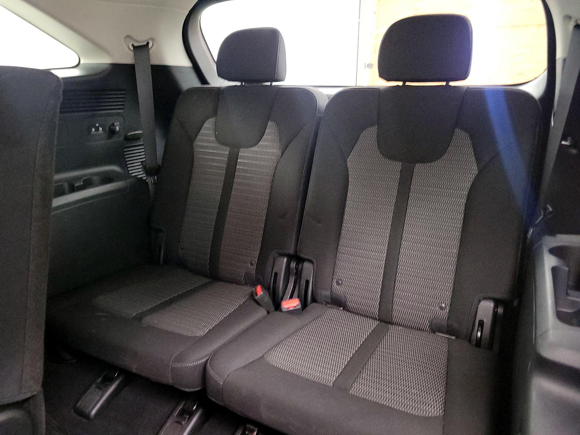 Thumbnail: 2023 Kia Sorento - 20