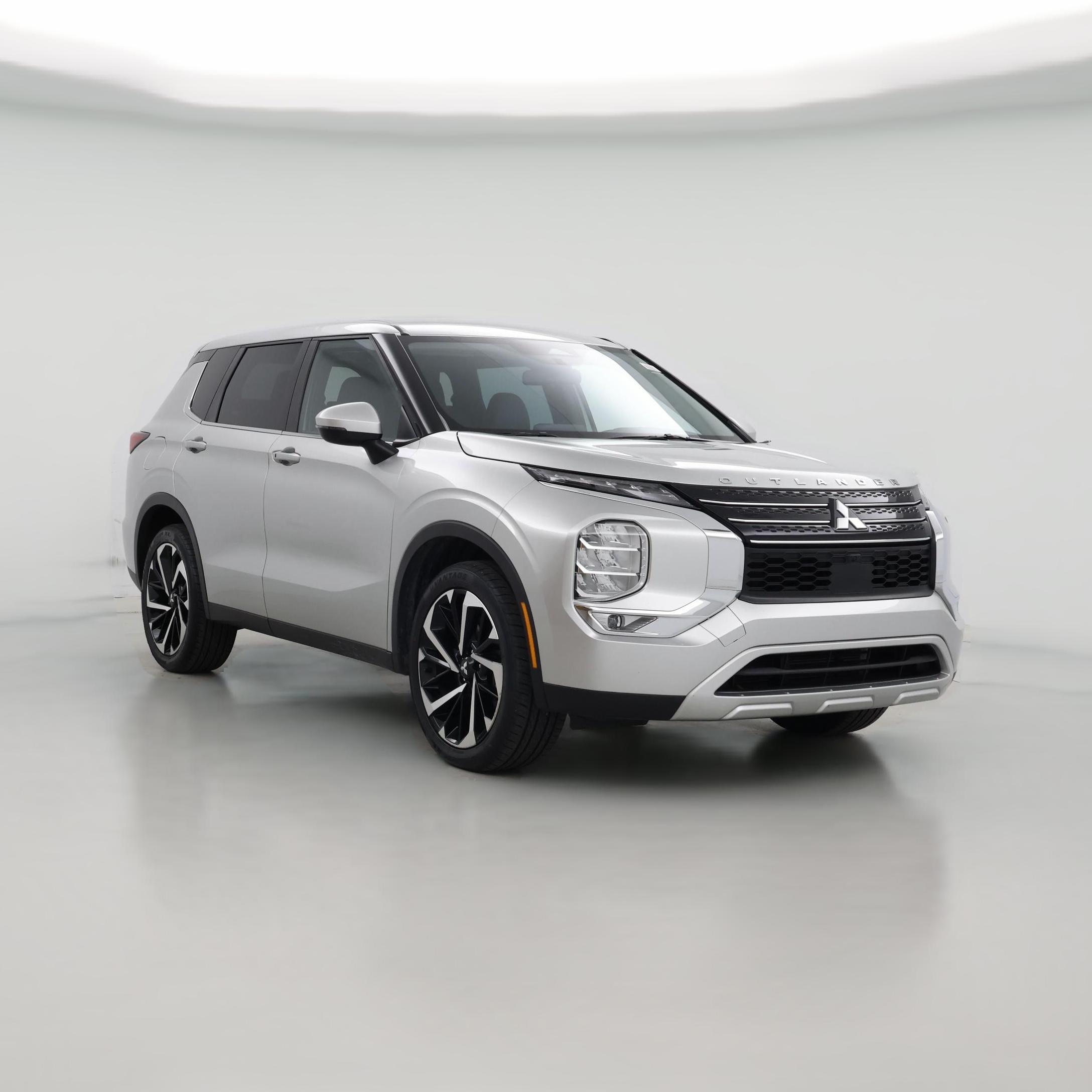 Thumbnail: 2023 Mitsubishi Outlander - 1