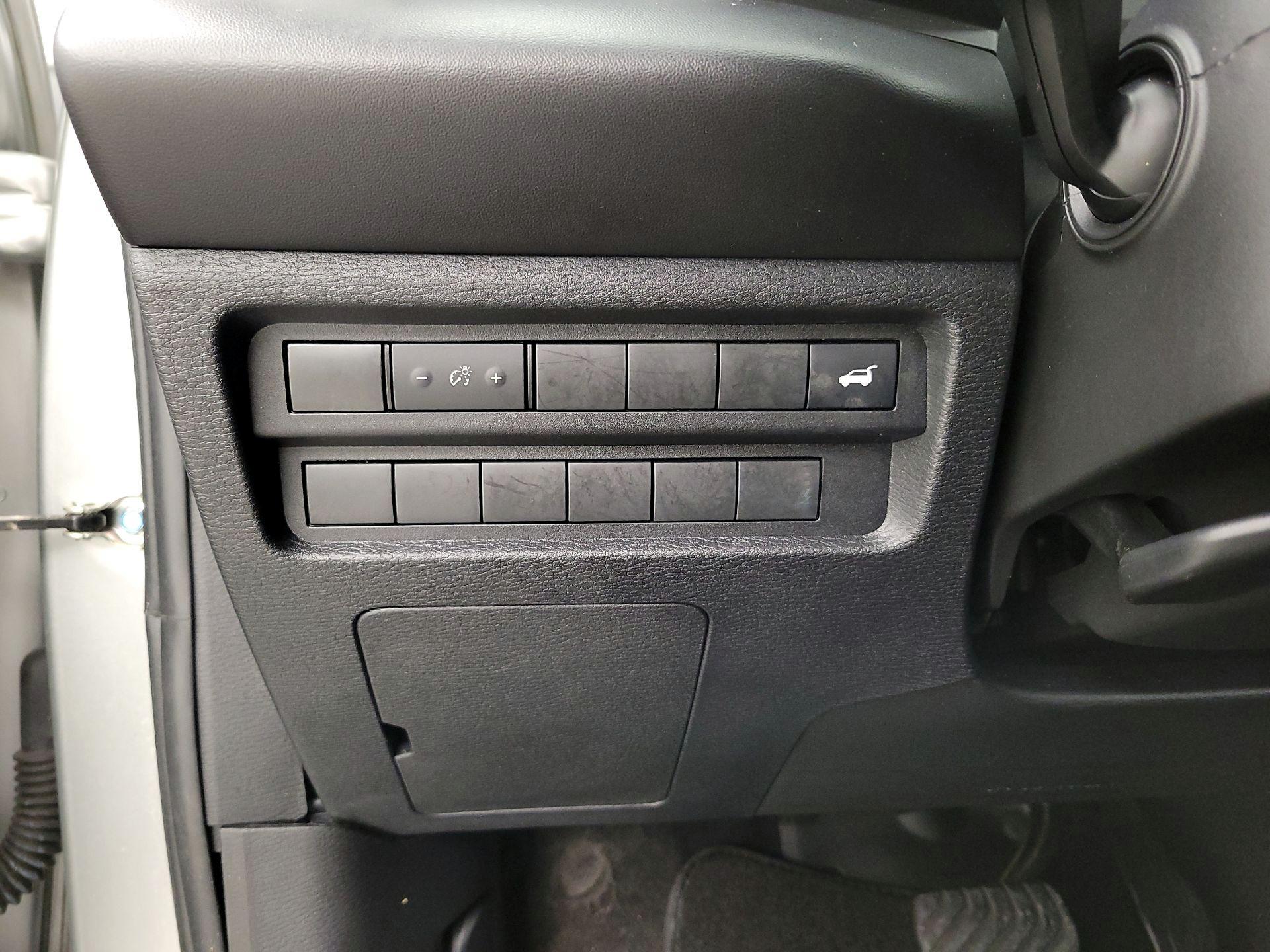 Thumbnail: 2023 Mitsubishi Outlander - 13