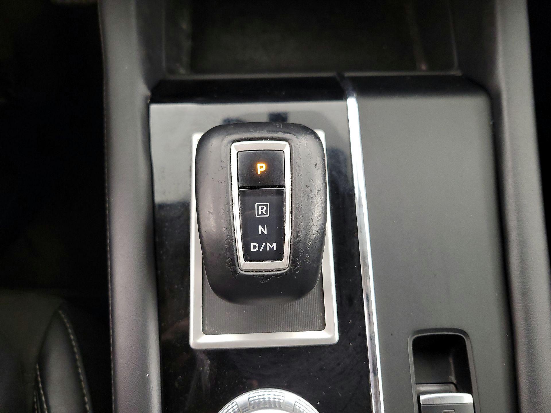 Thumbnail: 2023 Mitsubishi Outlander - 17