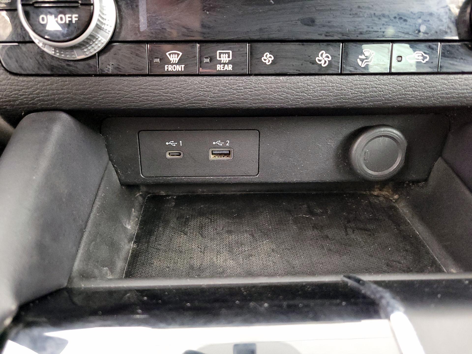 Thumbnail: 2023 Mitsubishi Outlander - 18