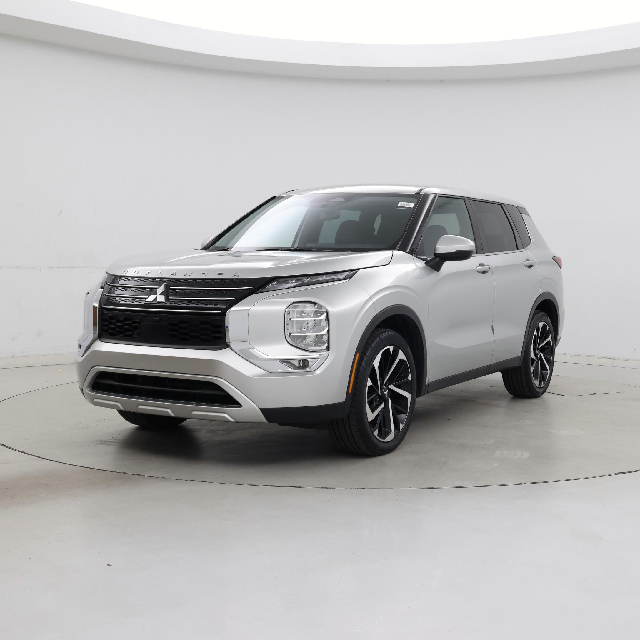 Thumbnail: 2023 Mitsubishi Outlander - 4