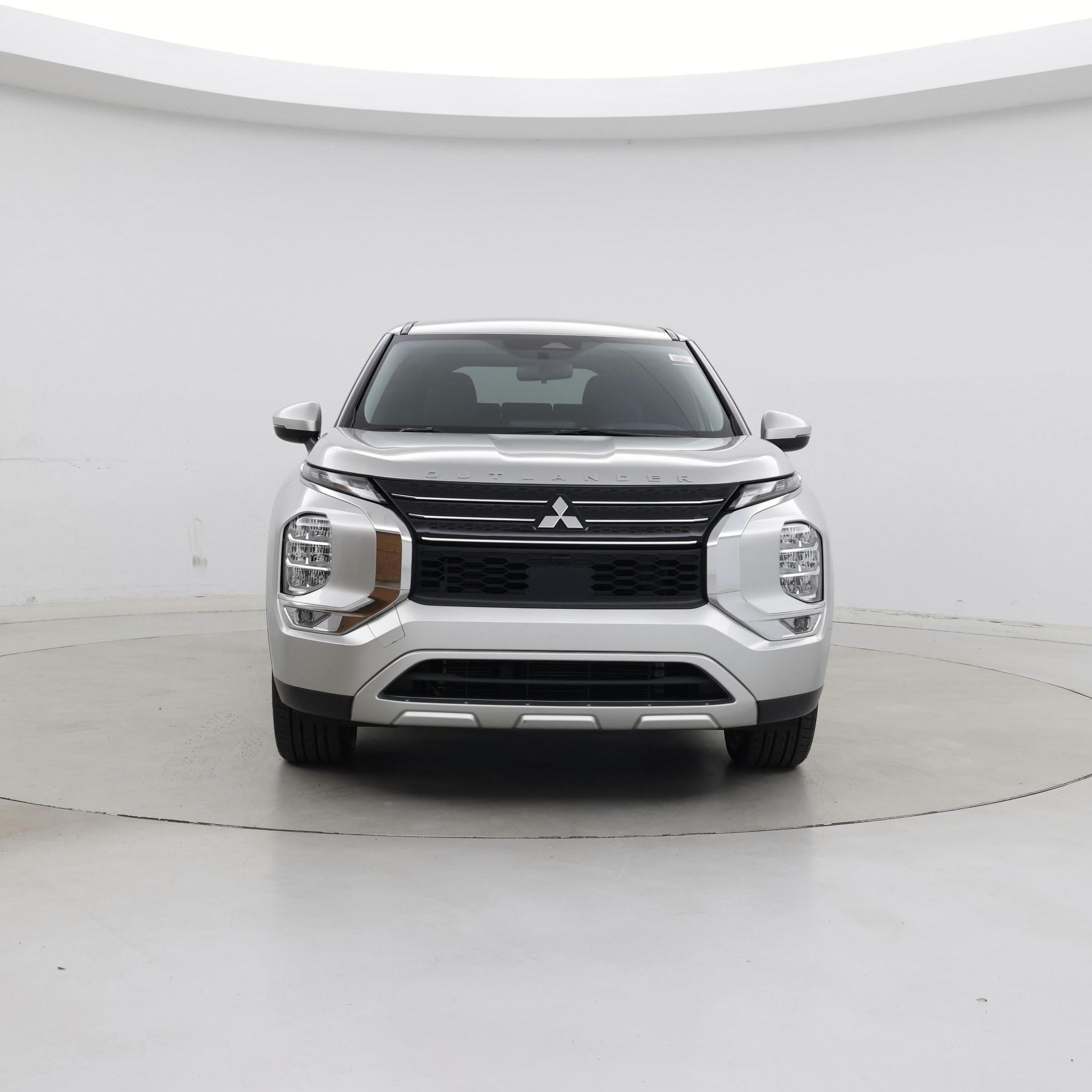 Thumbnail: 2023 Mitsubishi Outlander - 5