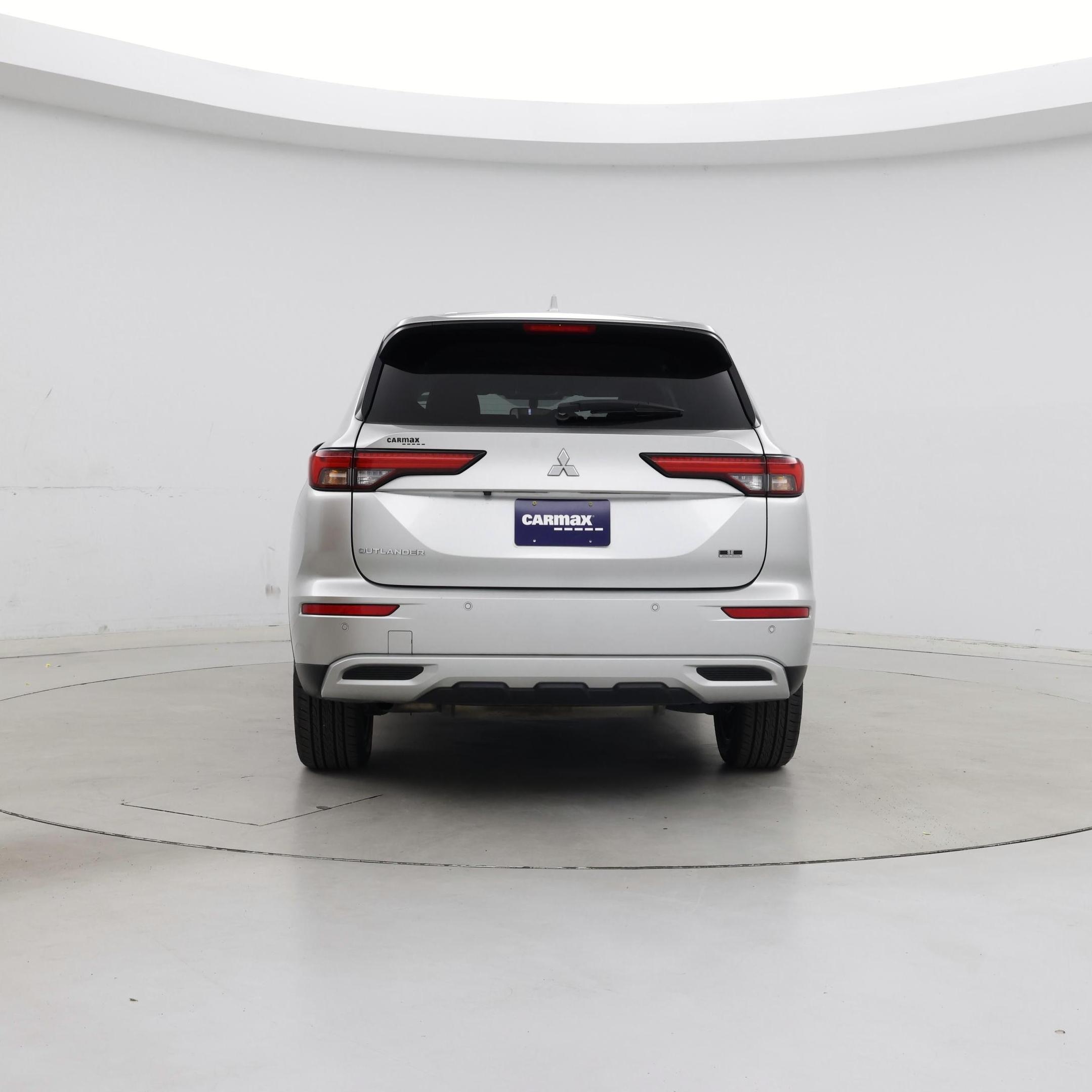 Thumbnail: 2023 Mitsubishi Outlander - 6