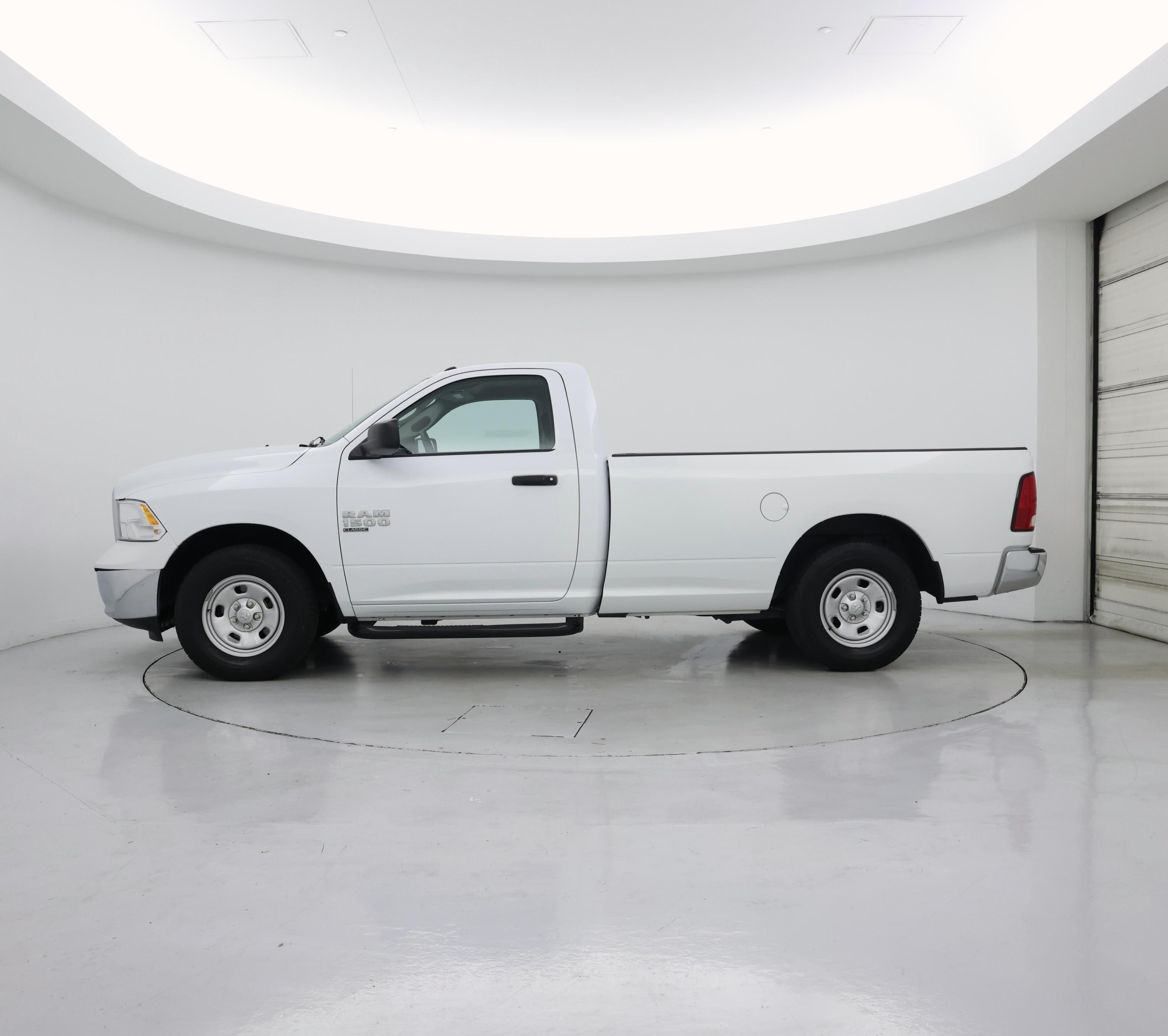 Thumbnail: 2023 RAM 1500 Classic - 3