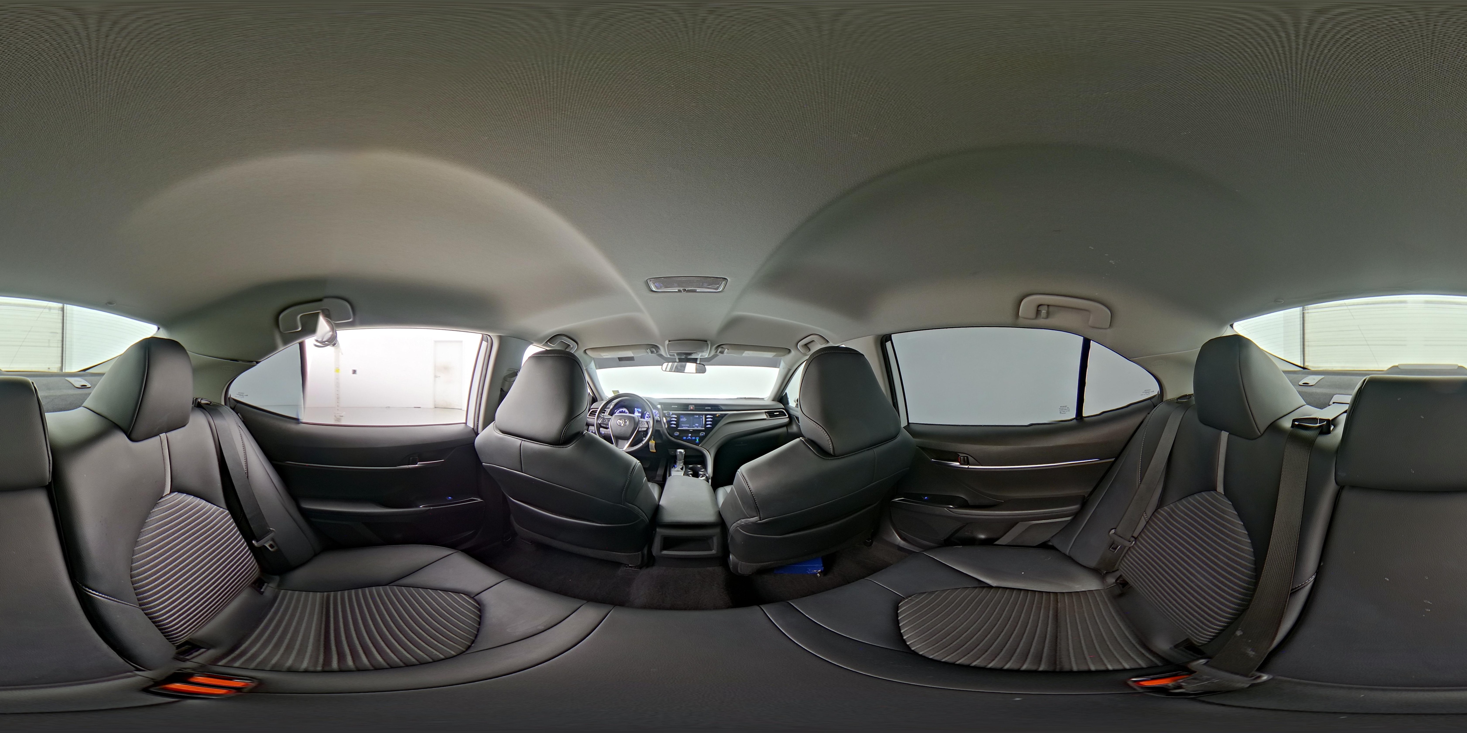 2020 Toyota Camry SE - Photo 25