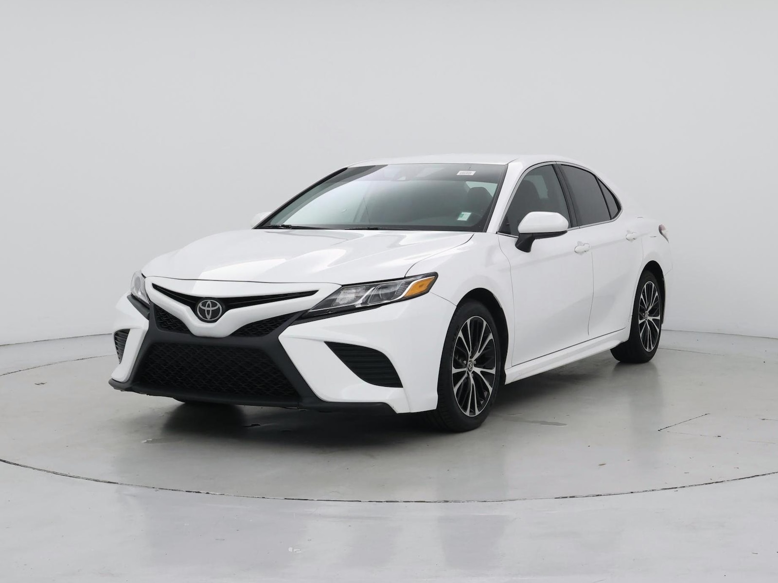 2020 Toyota Camry SE - Photo 5