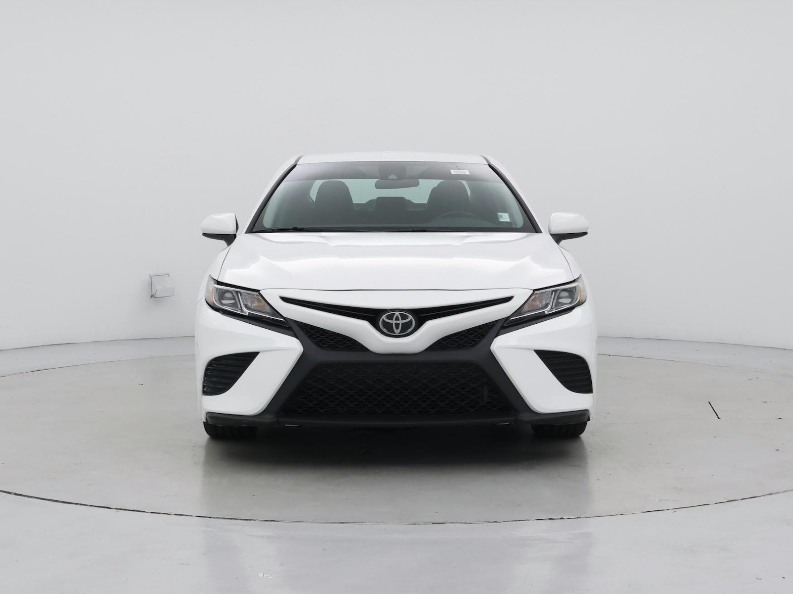 2020 Toyota Camry SE - Photo 6
