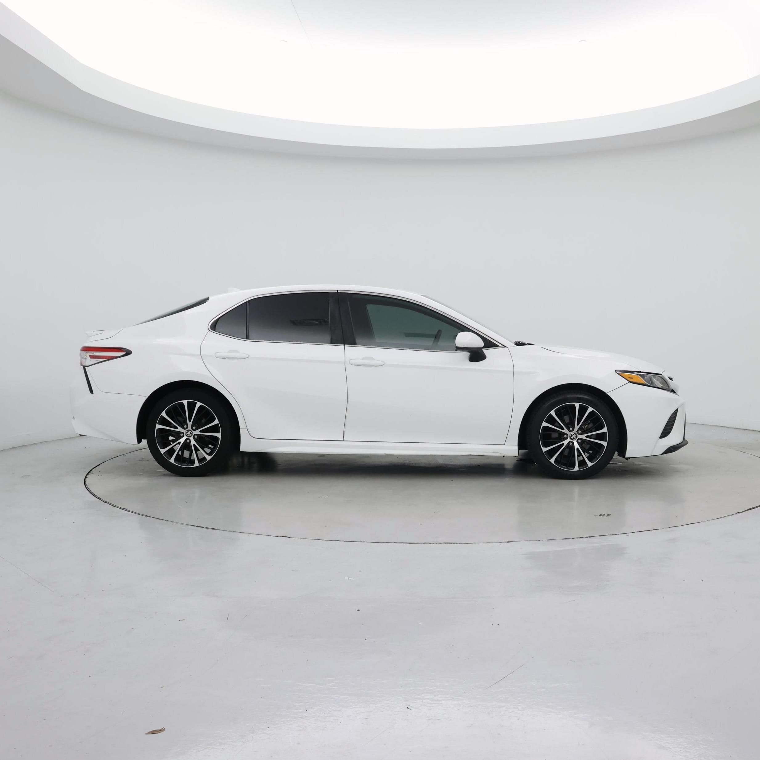 Thumbnail: 2020 Toyota Camry - 7