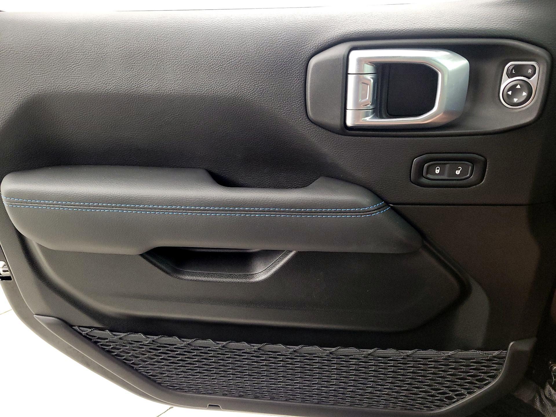 Thumbnail: 2022 Jeep Wrangler - 12